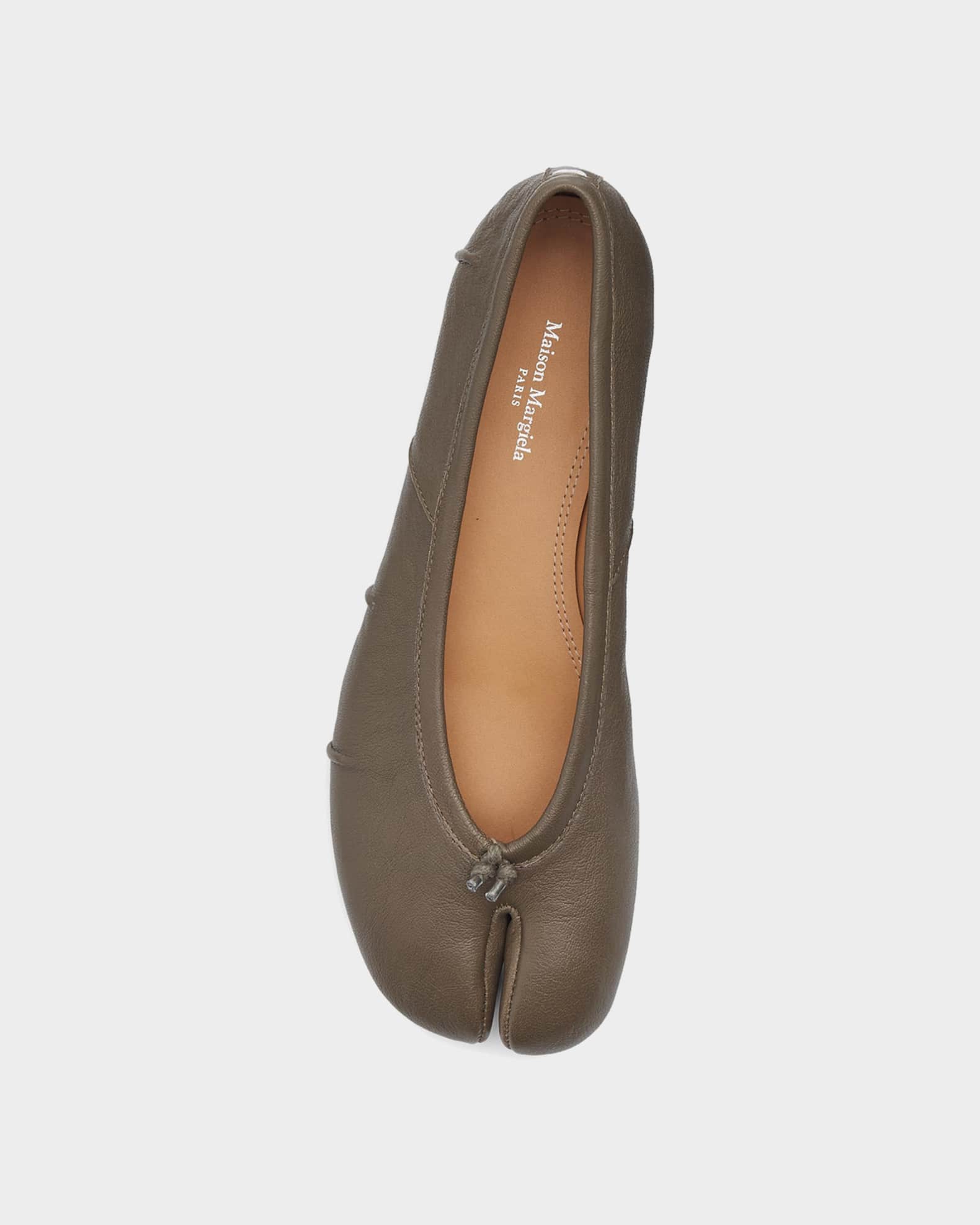 靴 Maison Margiela TABI BALLERINA FLAT Maison Margiela Tabi Leather Split-Toe Ballerina Flats | Neiman Marcus