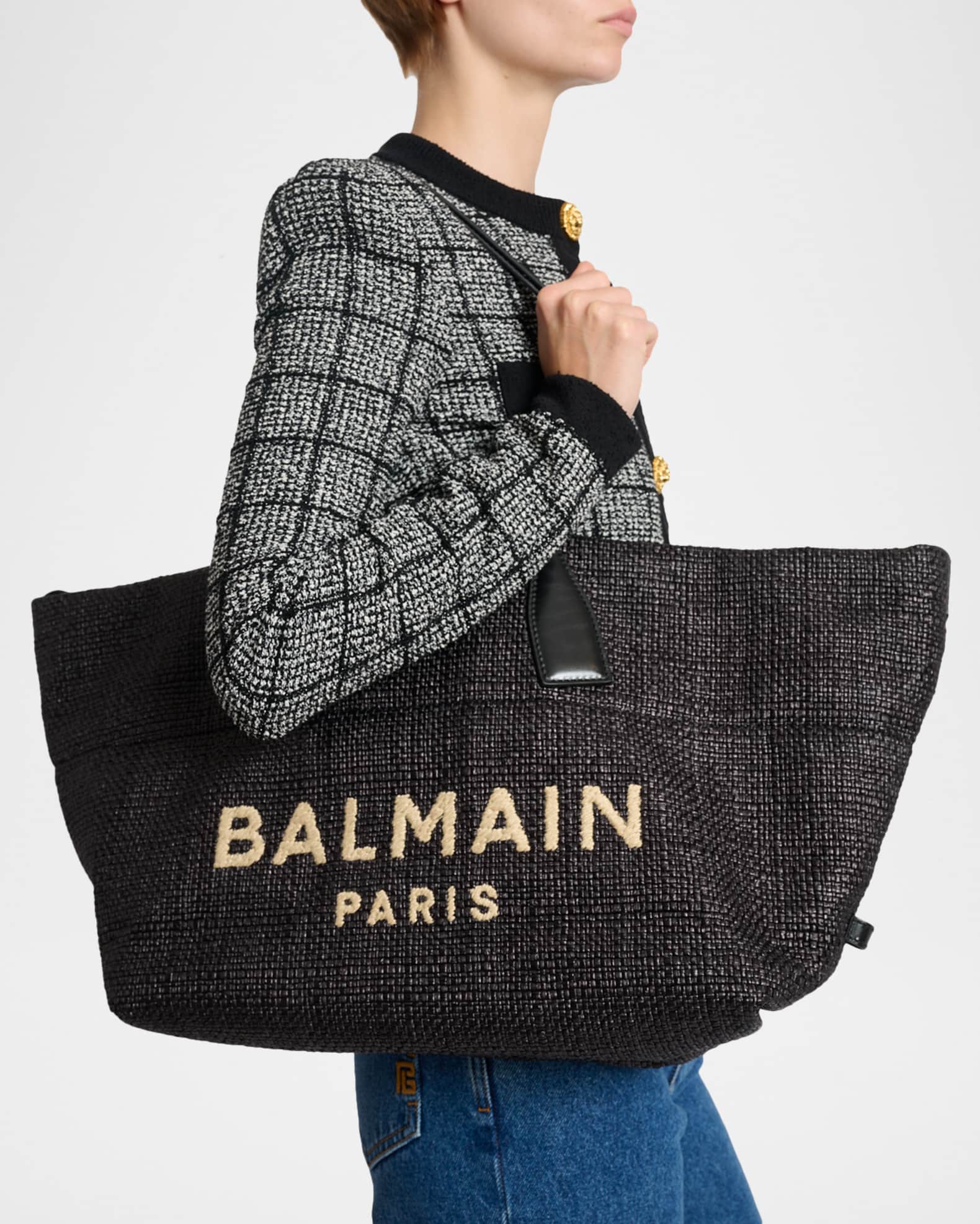BALMAIN　ノーカラーシャツ　エンボス加工バックロゴ Balmain Track Logo-Embroidered Tote Bag in Raffia | Neiman Marcus