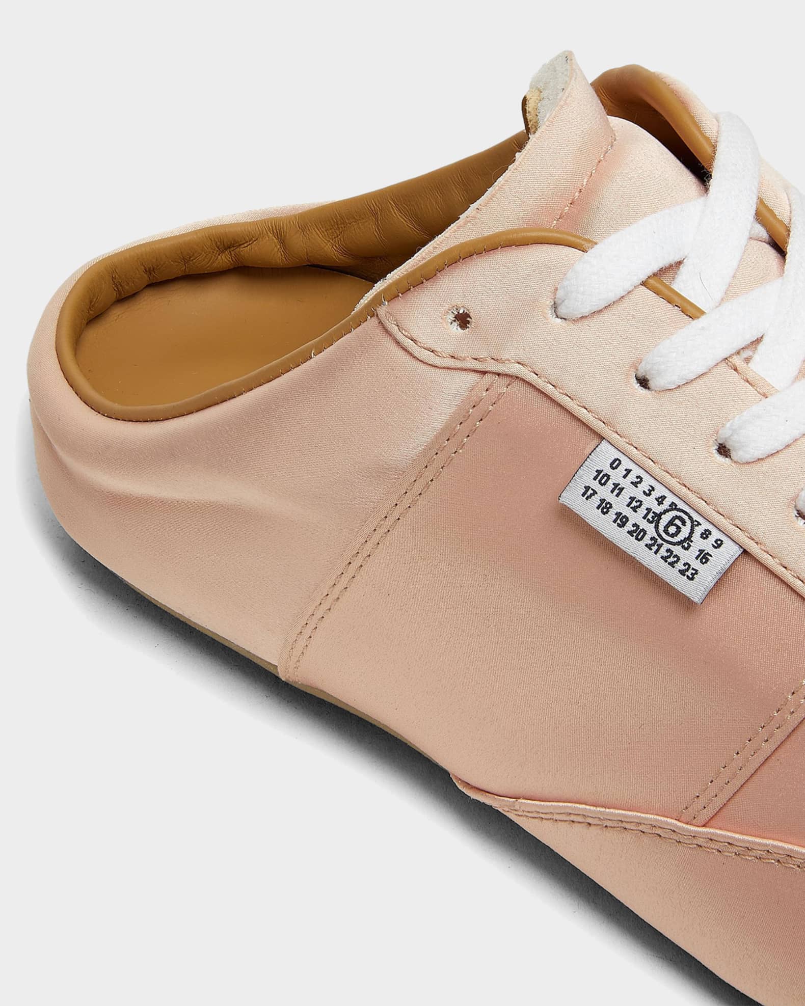 MM6 ロゴ入りミュール　サテンベージュ MM6 Maison Margiela Satin Sneaker Mules | Neiman Marcus