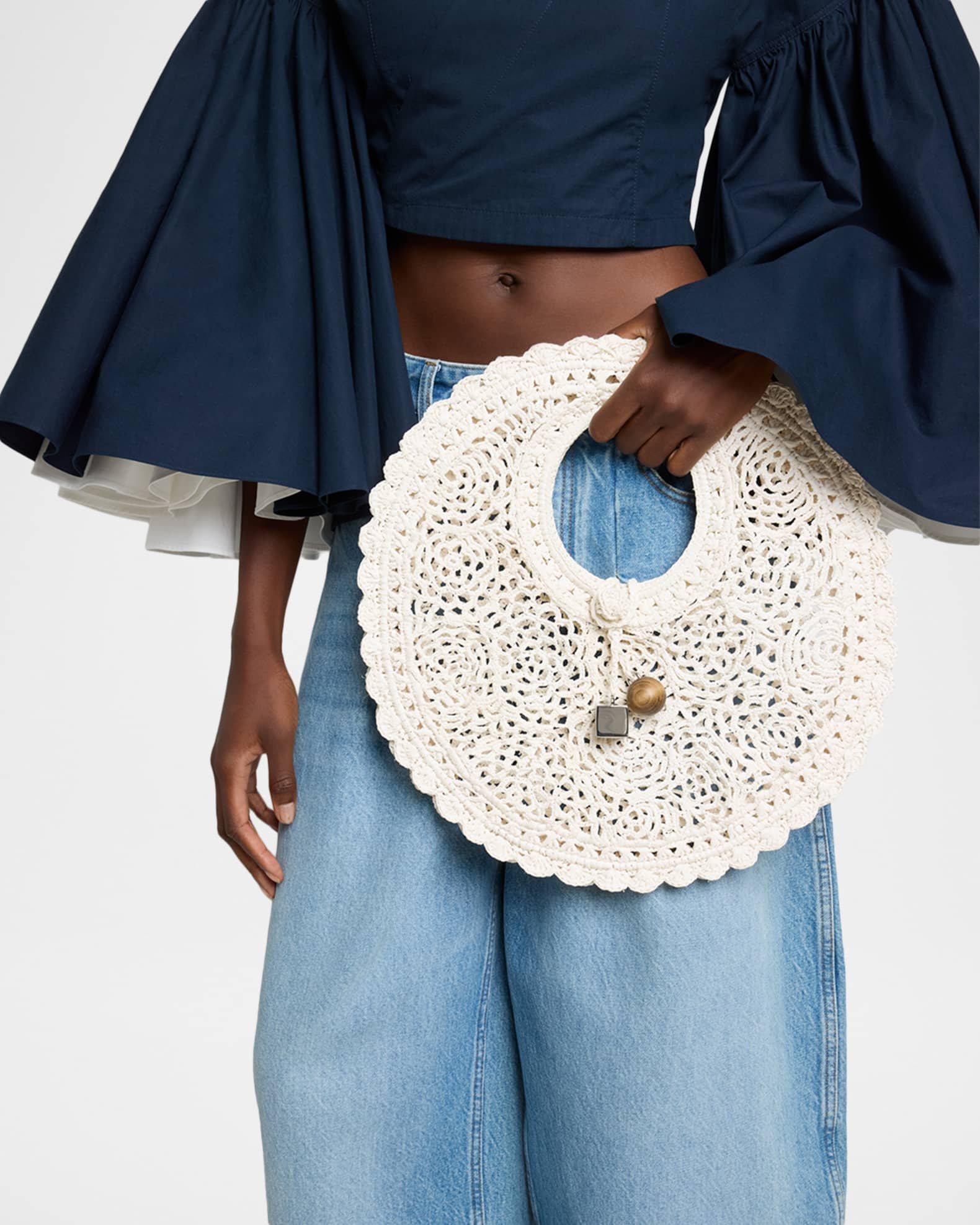 JACQUEMUS ラフィア　ミニ　バッグ　ショルダー Jacquemus Le Petite Crochet Raffia Lace Top-Handle Bag | Neiman Marcus
