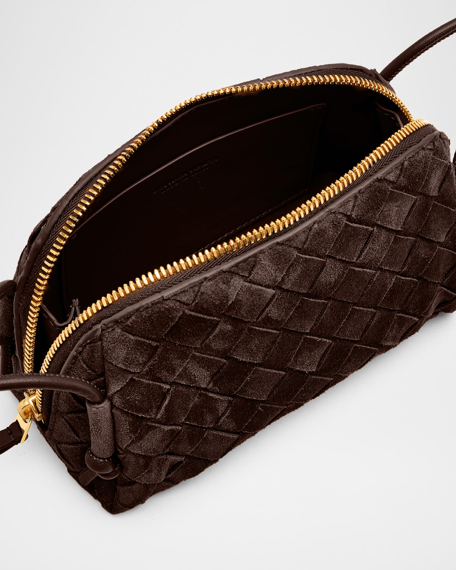 BOTTEGA VENETA レザー　スエード ポーチ　バッグインバッグク Concert Pouch Intrecciato Suede Crossbody Bag | Neiman Marcus