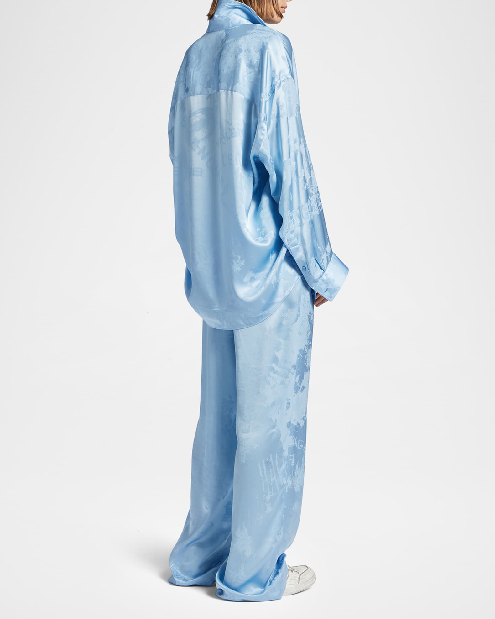 【balenciaga】シャツ Balenciaga Logo Silk Jacquard Button-Down Cocoon Shirt | Neiman Marcus