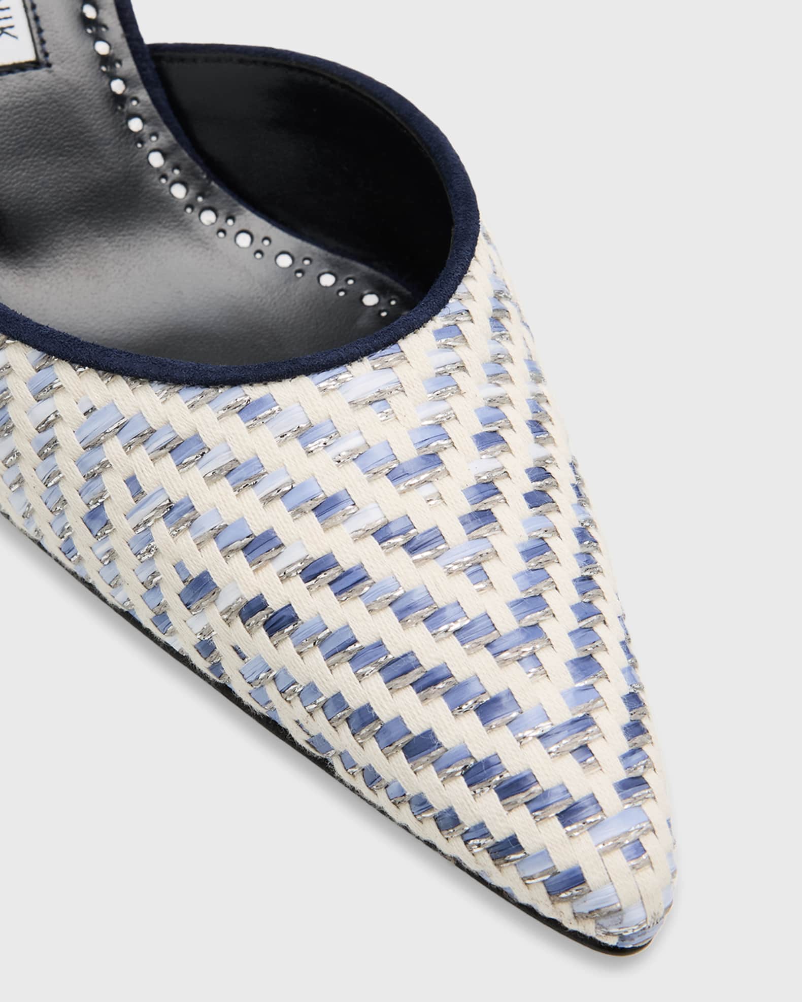 アパルトモン　MANOLO BLAHNIK CAROLYEN MULE Manolo Blahnik Carolyne Metallic Woven Kitten-Heel Mules | Neiman