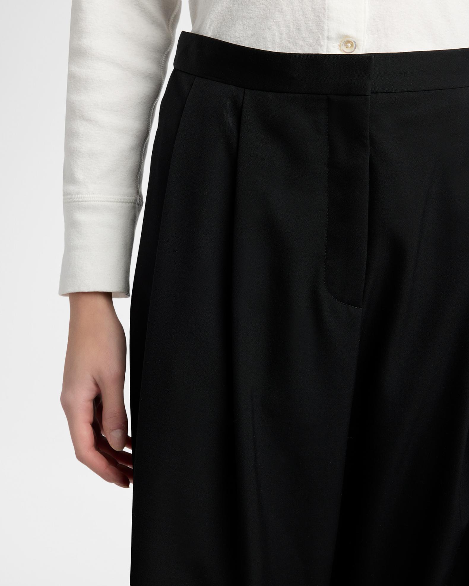THE ROW Kalyan Wide-Leg Wool Gabardine Shorts | Neiman Marcus