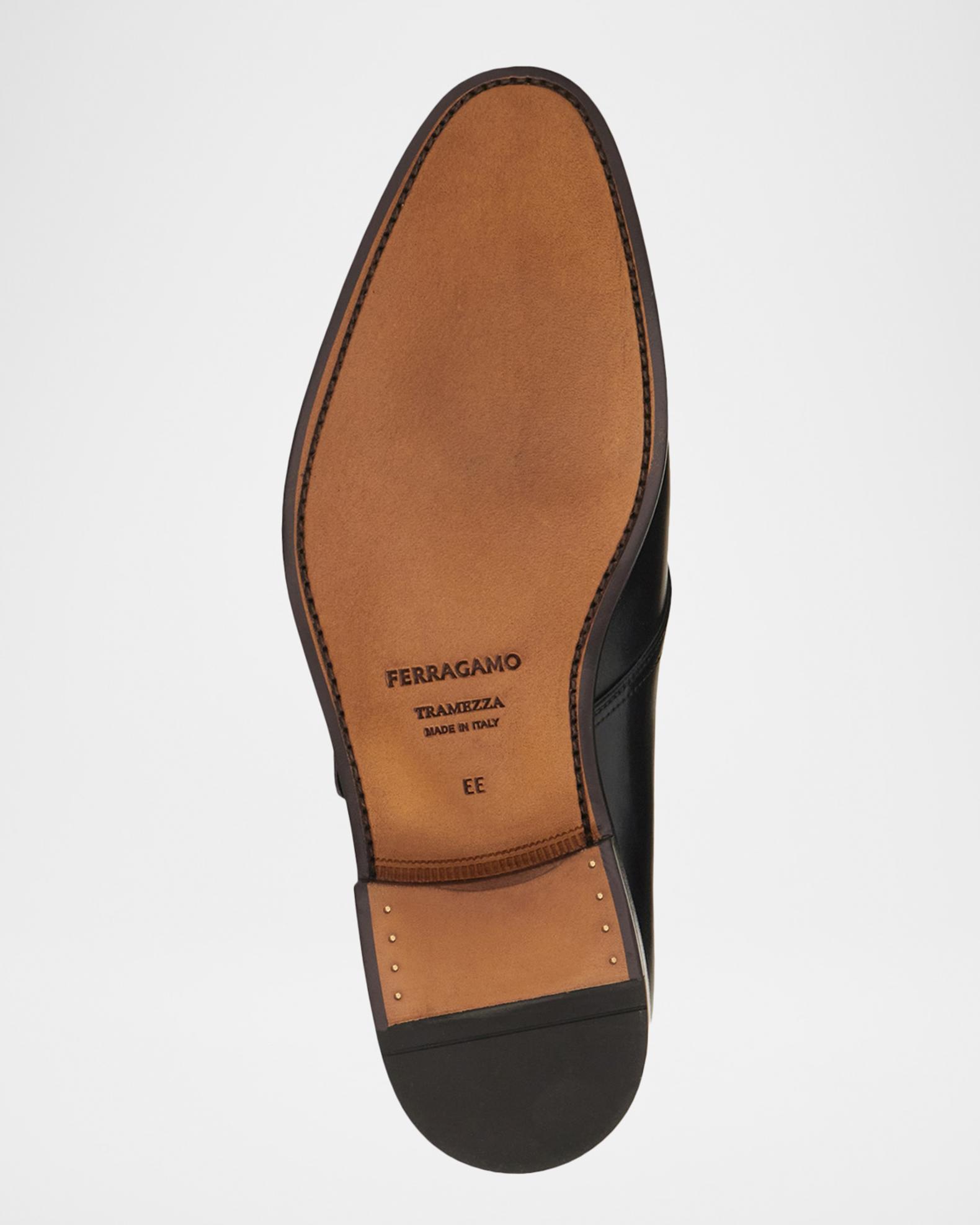 Ferragamo Men display picture 2