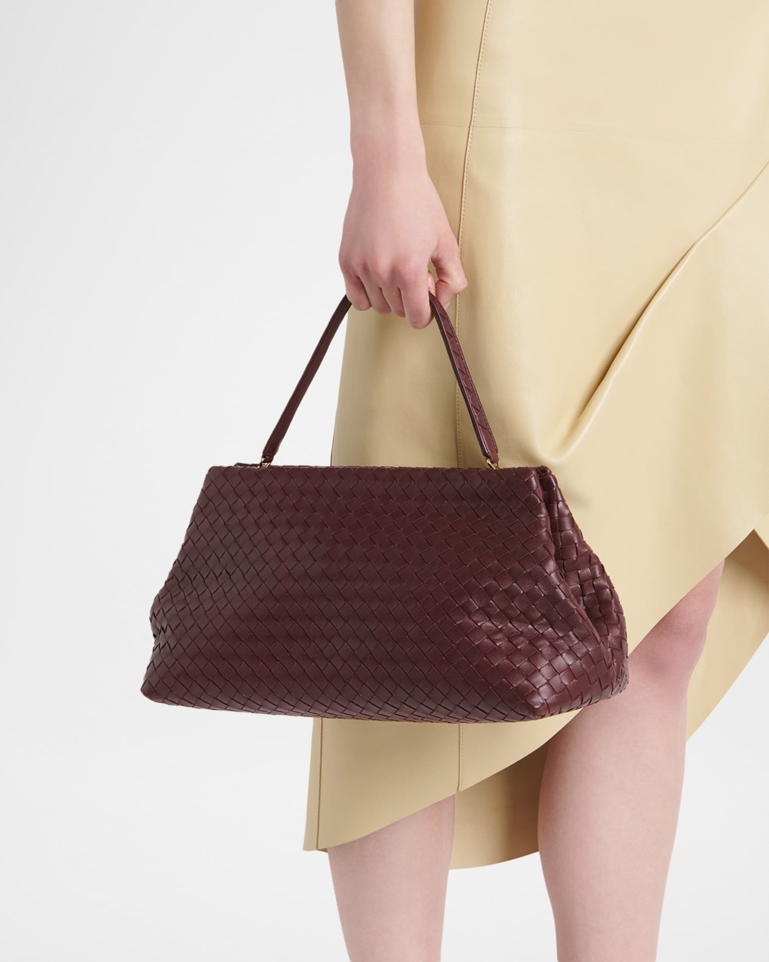 バッグ BOTTEGA VENETA Bottega Veneta 1998 Leather Shoulder Bag | Neiman Marcus