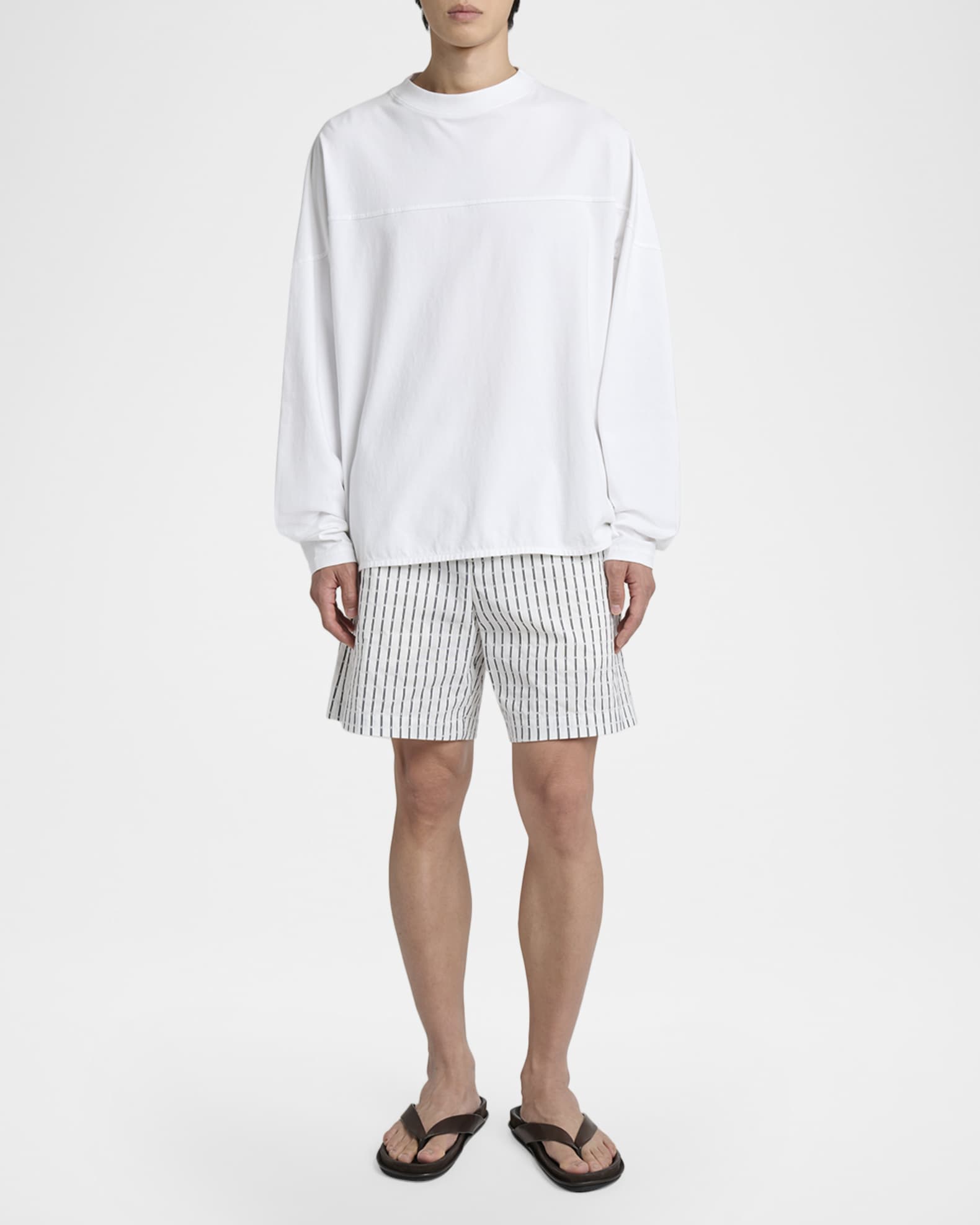 【JACQUEMUS】ロゴプレート長袖シャツ Jacquemus Men's Embroidered Logo Long-Sleeve Crewneck T-Shirt