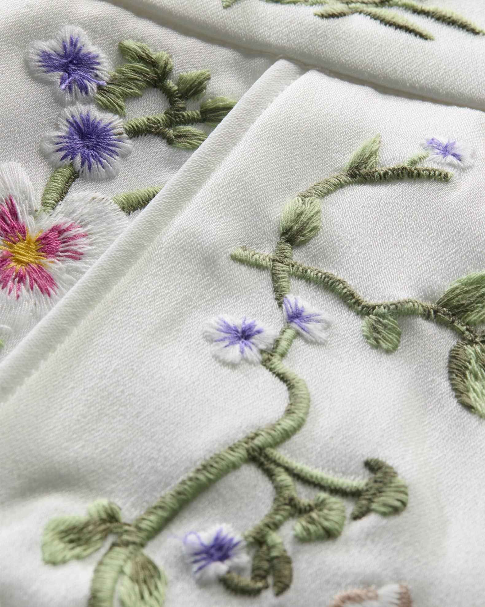 ALICE + OLIVIA Cady High-Rise Embroidered Shorts | Neiman Marcus