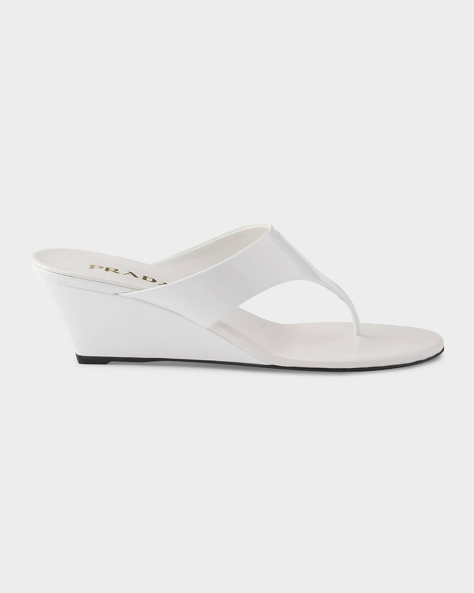 プラダ パンプス サンダル パテントレザー 38 Prada Patent Leather Thong Sandals | Neiman Marcus