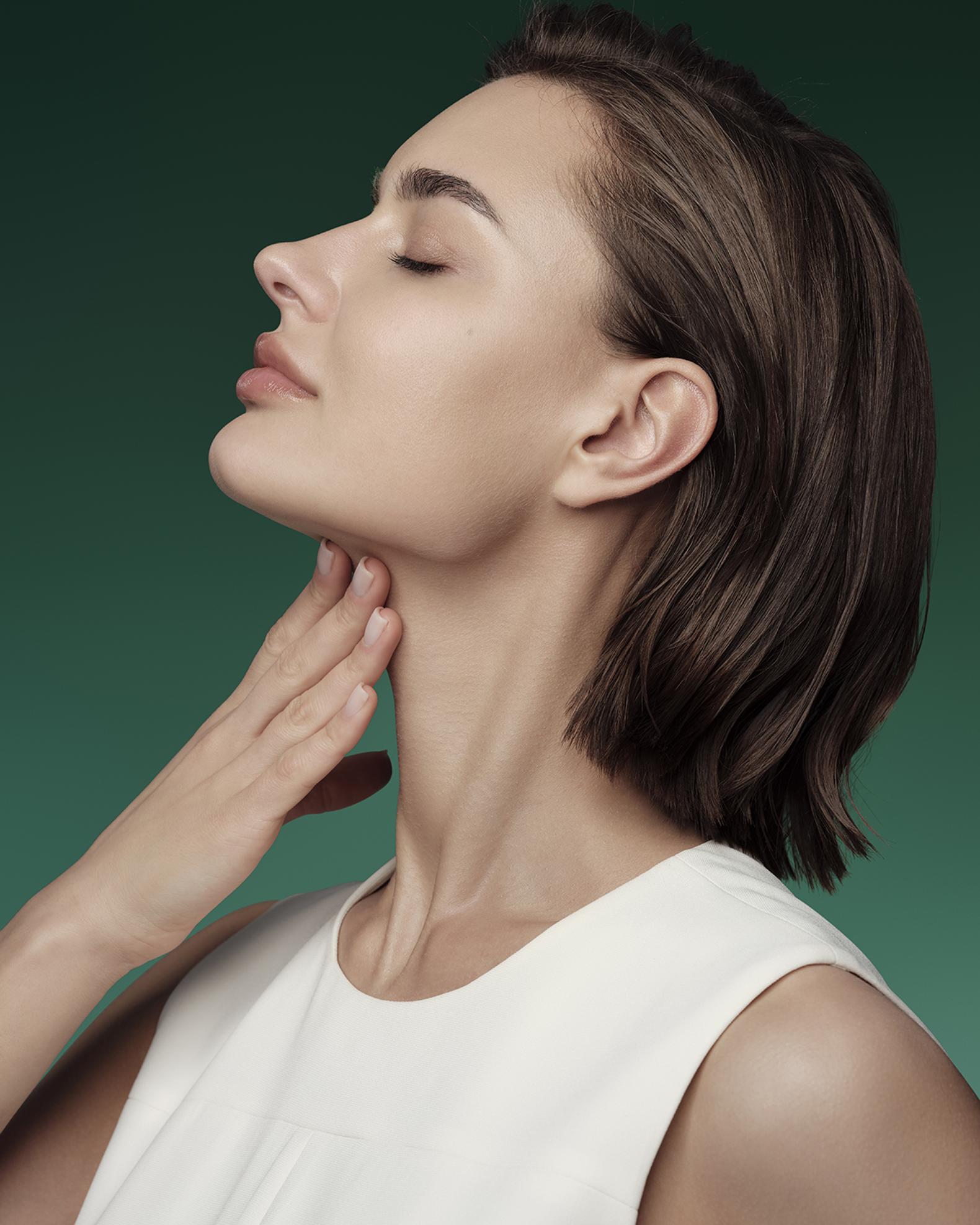 ReVive Lissant Line-Smoothing Neck Night Cream, 2.5 oz. | Neiman Marcus