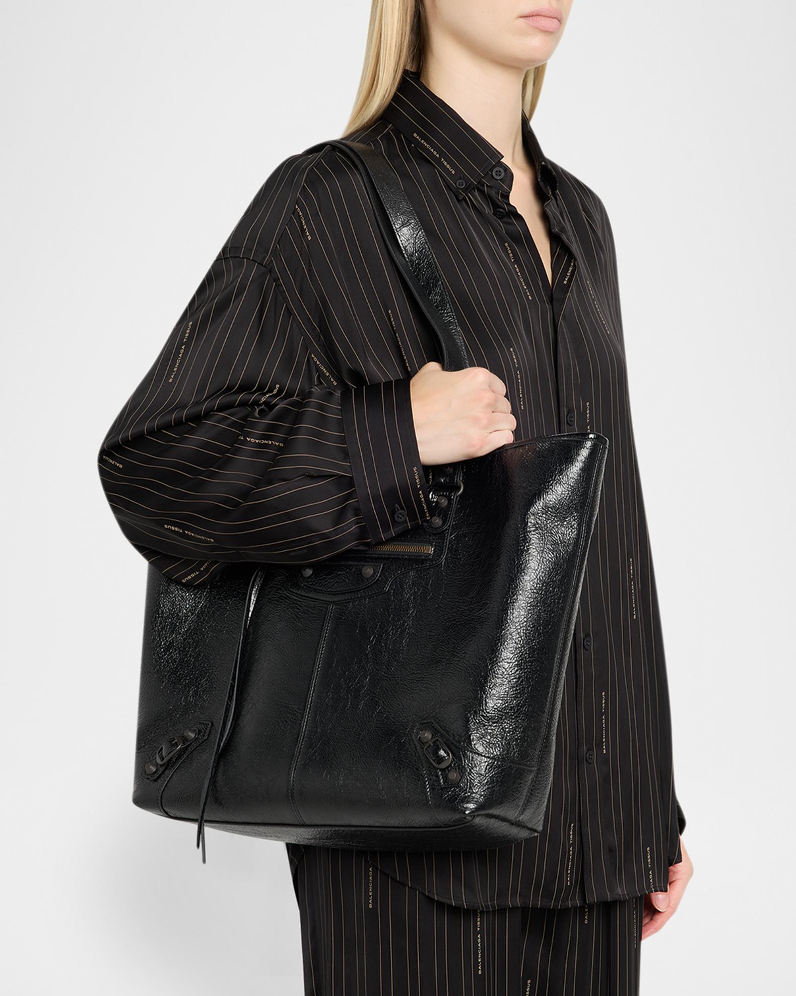 BALENCIAGA レザー ブラック ケース 7585 Balenciaga Men's Le City Cabas Tote Bag in Arena Lambskin | Neiman