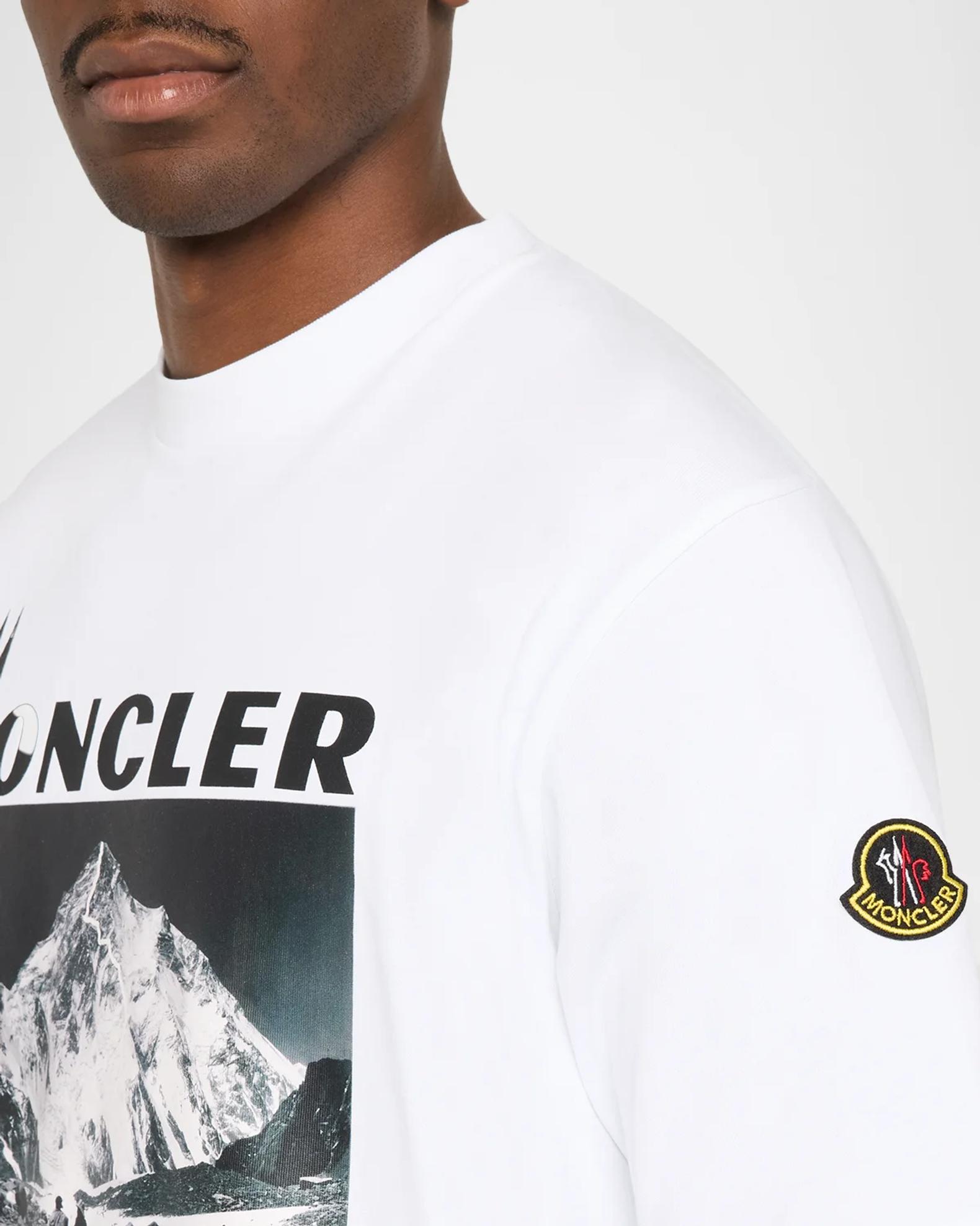 y*u様 MONCLER マウンテンロゴ Tシャツ Moncler Men's Mountain Logo T-Shirt | Neiman Marcus