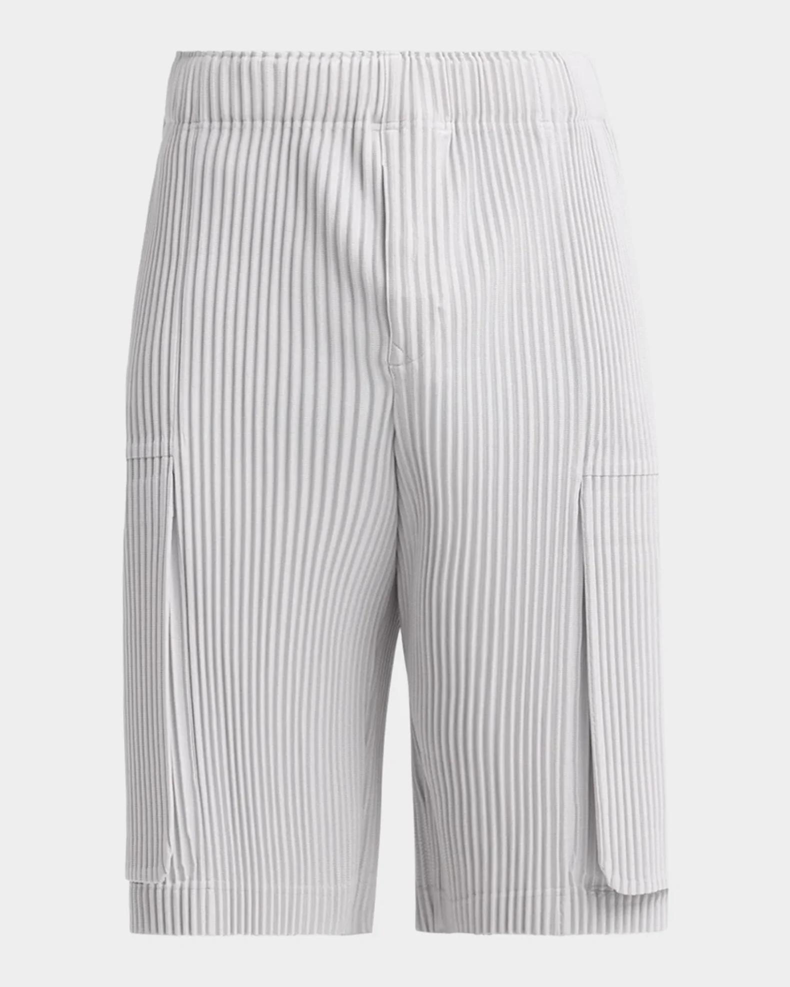 K*様 HOMME PLISSE ISSEY MIYAKE SHORT PANT Homme Plissé Issey Miyake Men's Pleated Cargo Shorts | Neiman Marcus