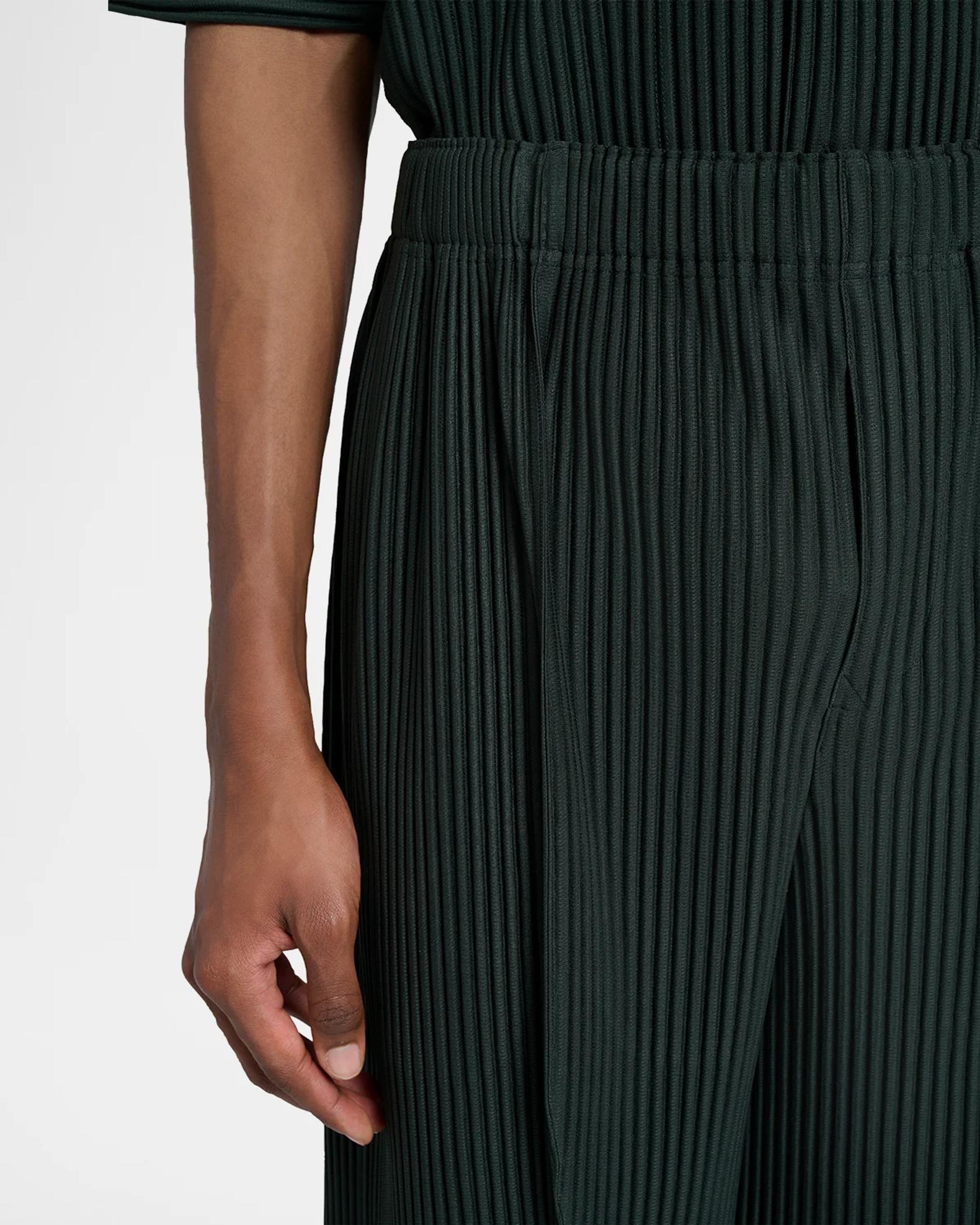 Homme Plissé Issey Miyake Men's Lace Grid Pleated Shorts | Neiman