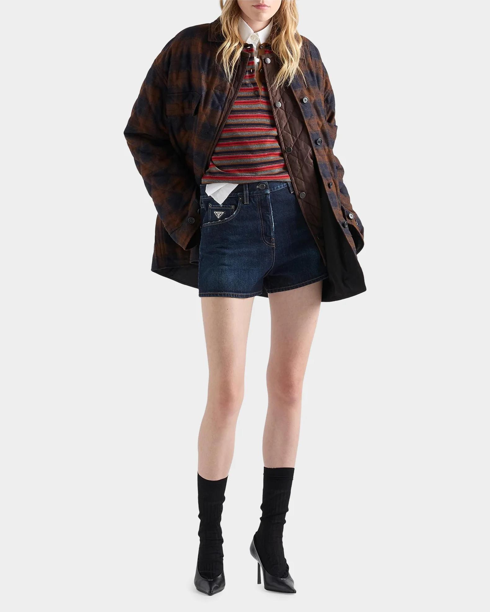 PRADA ダークデニム ショートパンツ Prada Denim Whiskered Shorts | Neiman Marcus