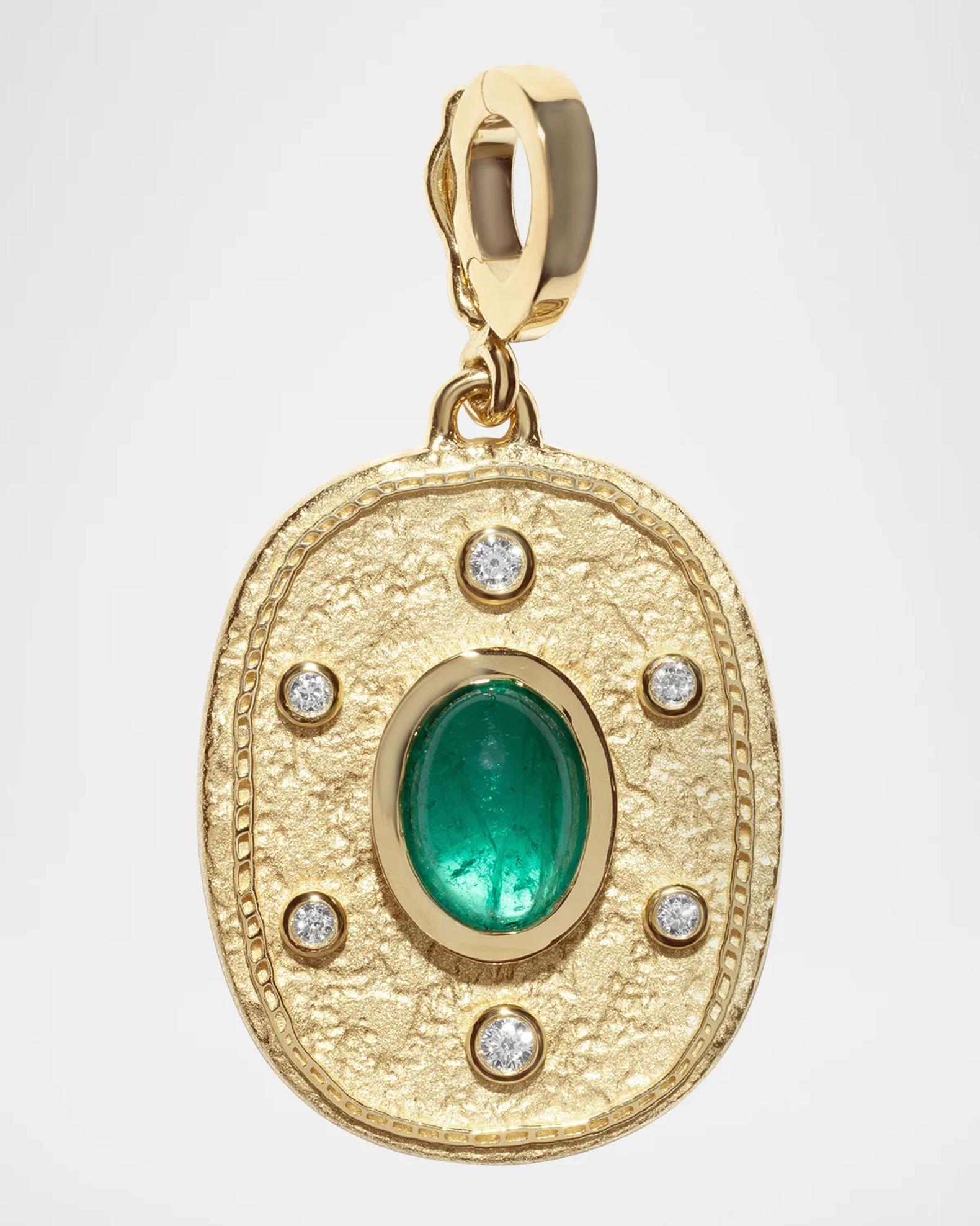 センチメンタルママ(ダークネス 金トレジャー) AZLEE 18K Regina Medium Emerald Cabochon Coin Pendant | Neiman Marcus