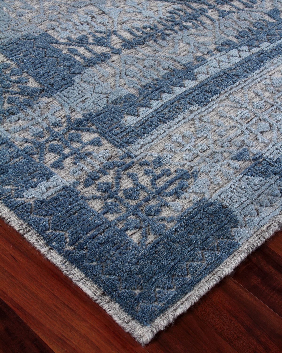 Exquisite Rugs Baker Hand-Knotted Rug