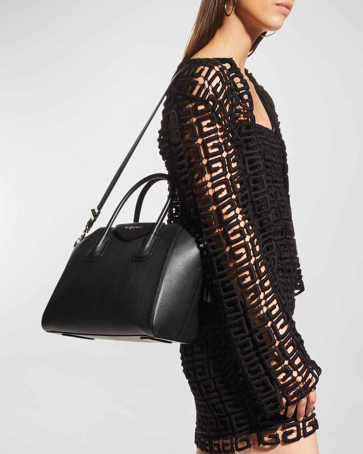 Givenchy Antigona Small Top Handle Bag in Grained Leather | Thumbnail 8 Givenchy Antigona Small Top Handle Bag in Grained Leather | Thumbnail 8