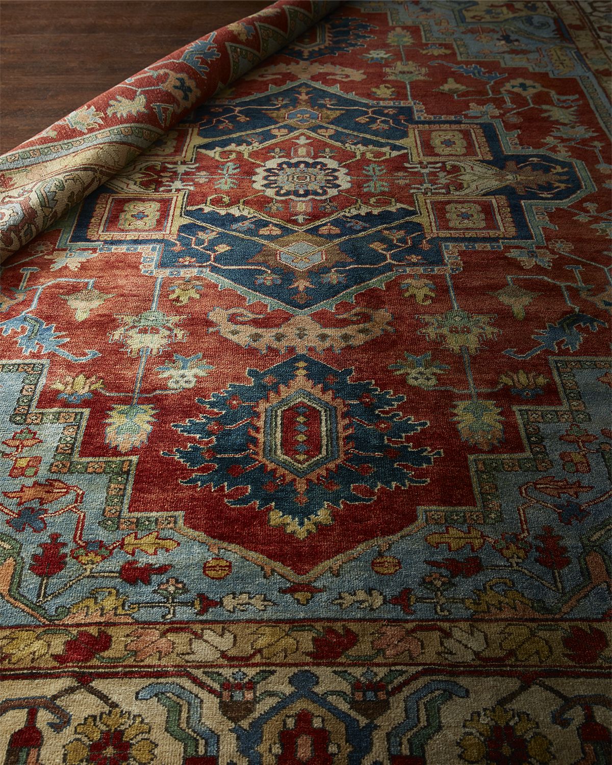 Exquisite Rugs Gracelyn Hand-Knotted Rug