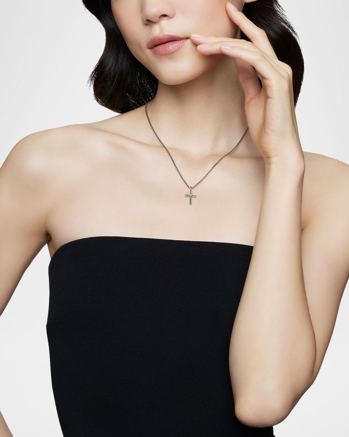 David Yurman 16" Cable Classics Cross with Diamond on Chain