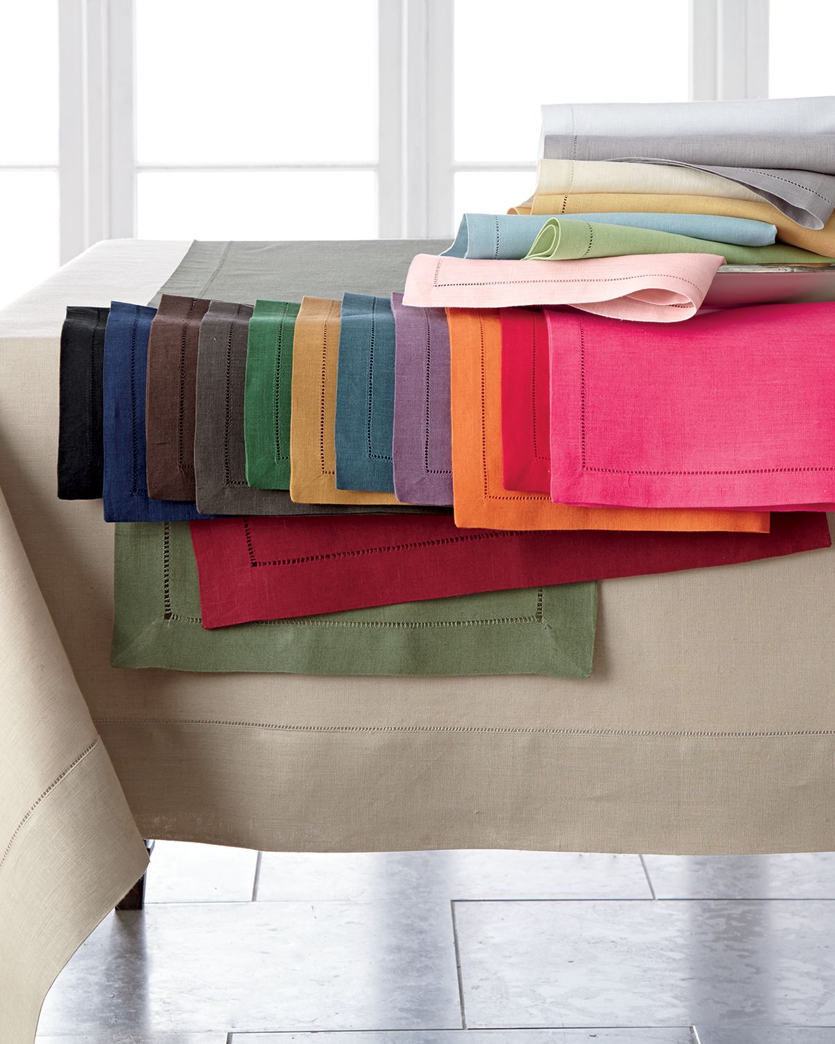 Sferra Festival Round Tablecloth, 90"Dia