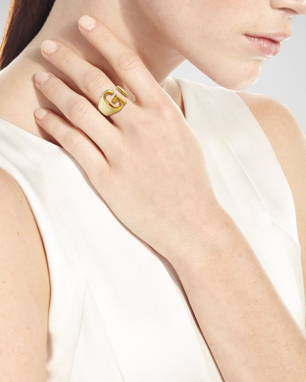 Tai Initial pen Ring
