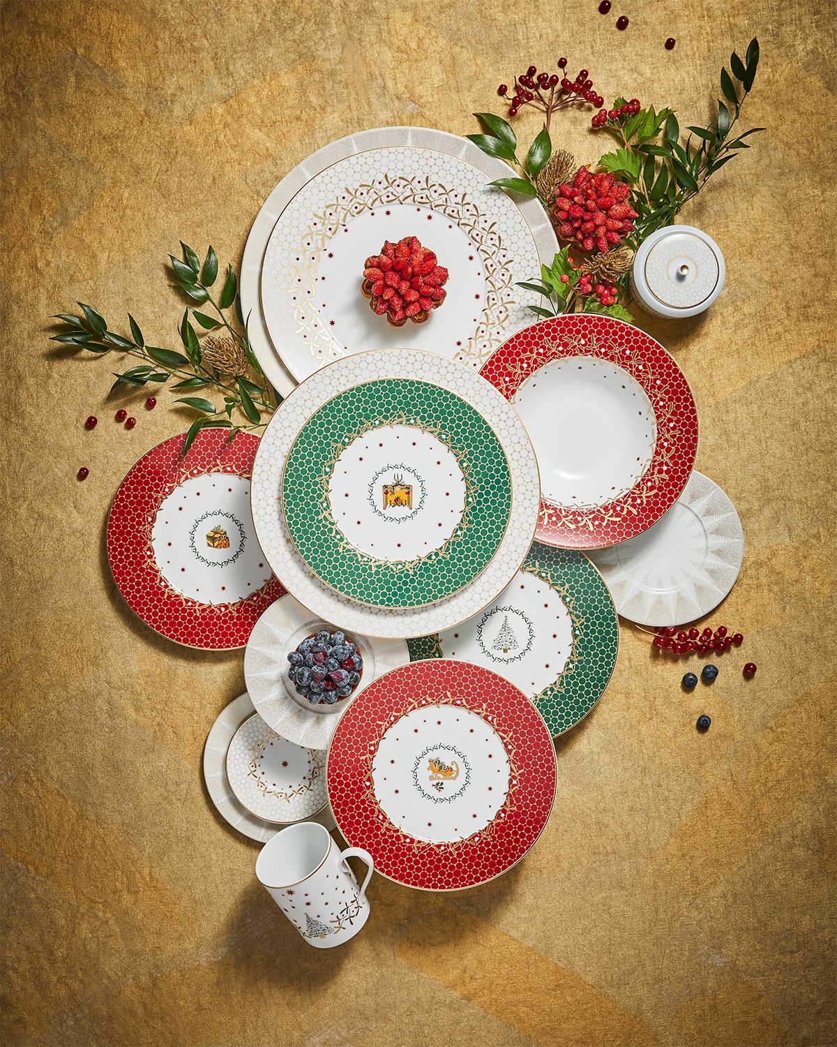 Bernardaud Noel Red Gift Salad Plate
