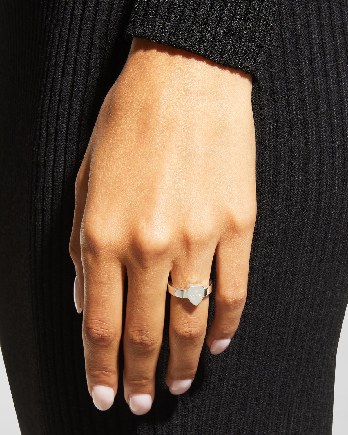 Gucci Engraved Heart Trademark Ring