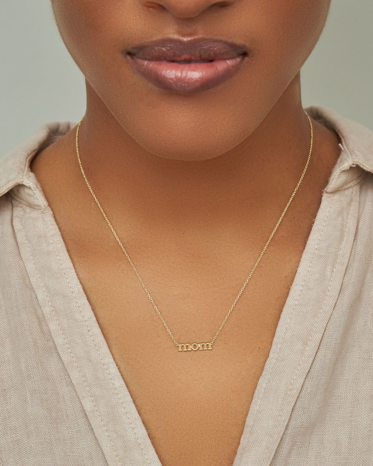 Jennifer Meyer 18k Mom Pendant Necklace