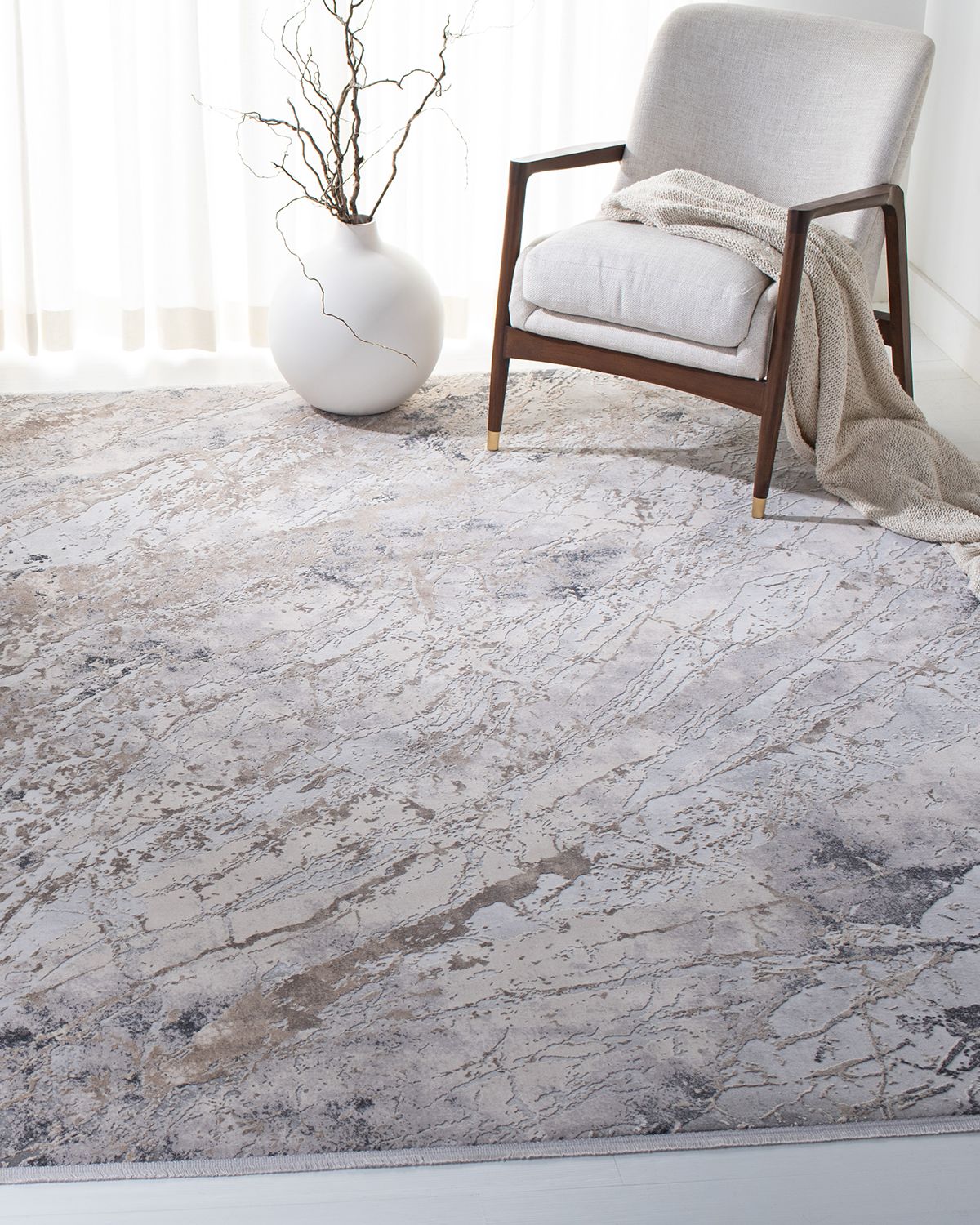 Safavieh Emma Power-Loomed Rug