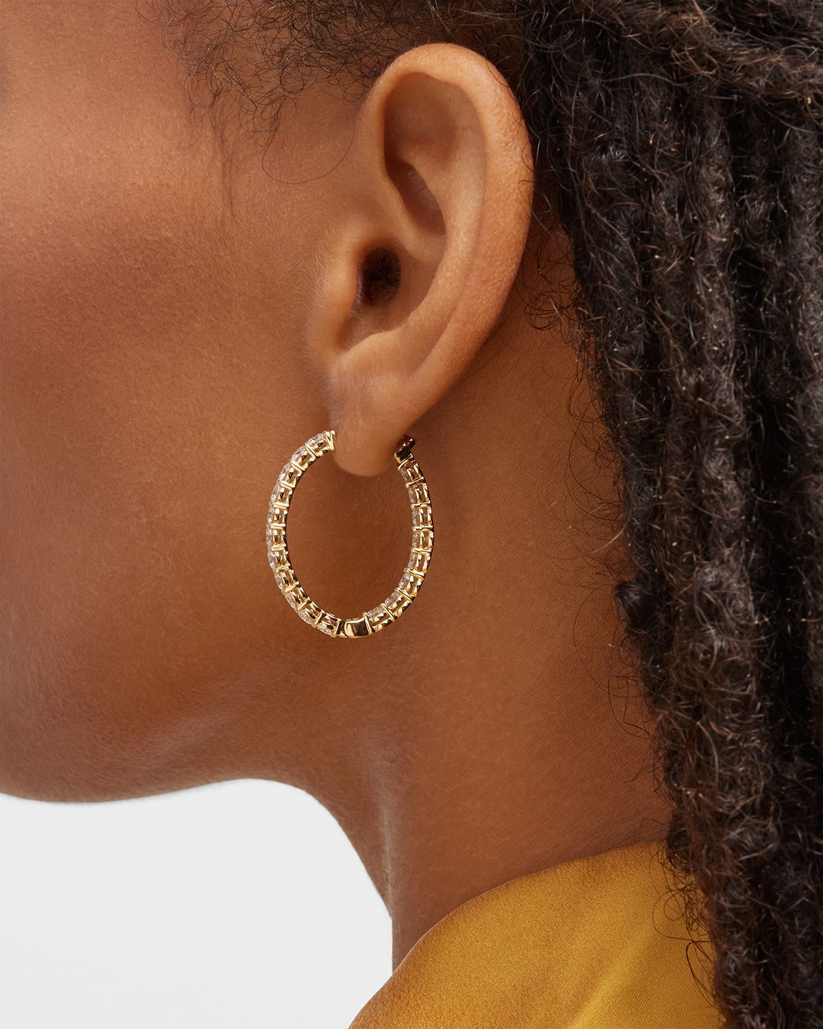 Neiman Marcus Diamonds 18K Yellow Gold Round Diamond GH/SI Oval-Shape Hoop Earrings, 3.99tcw, 1"L