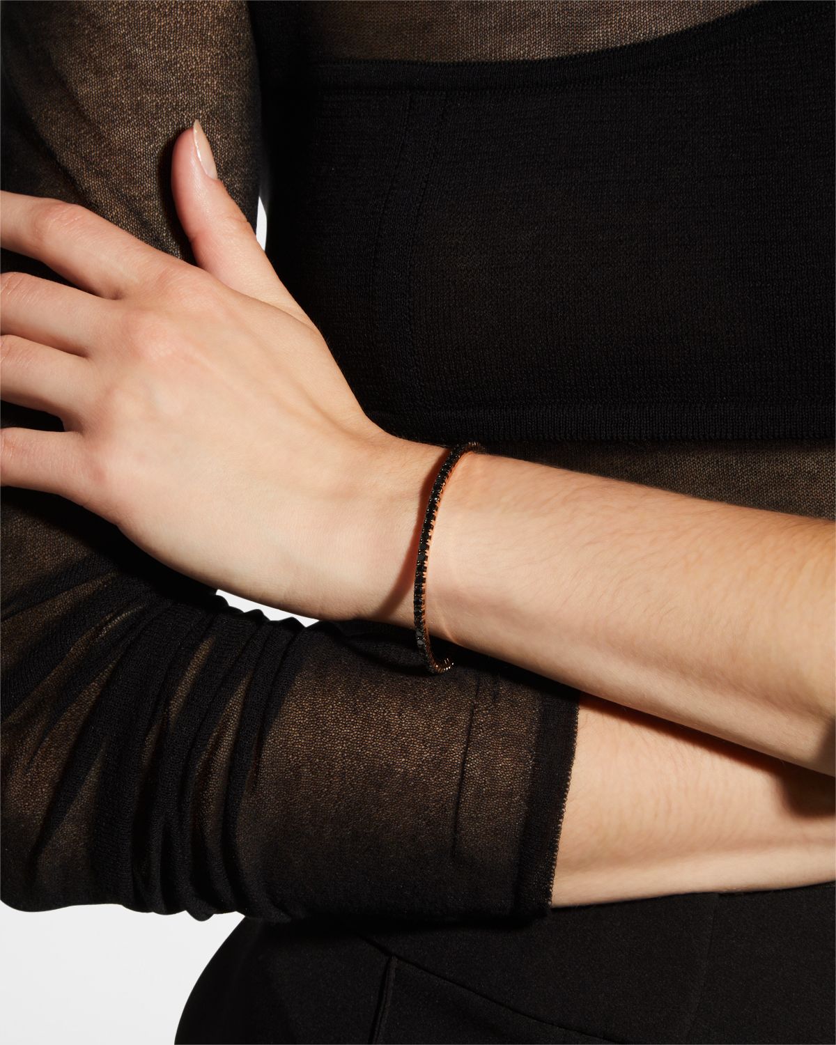 Extensible 18K Rose Gold Stretch Tennis Bracelet with Black Diamonds