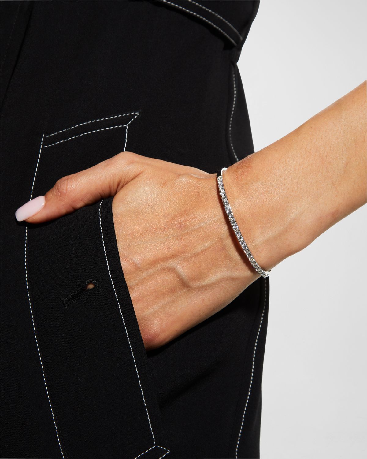 Memoire 18k White Gold Diamond Fashion Bangle, 1.97tcw