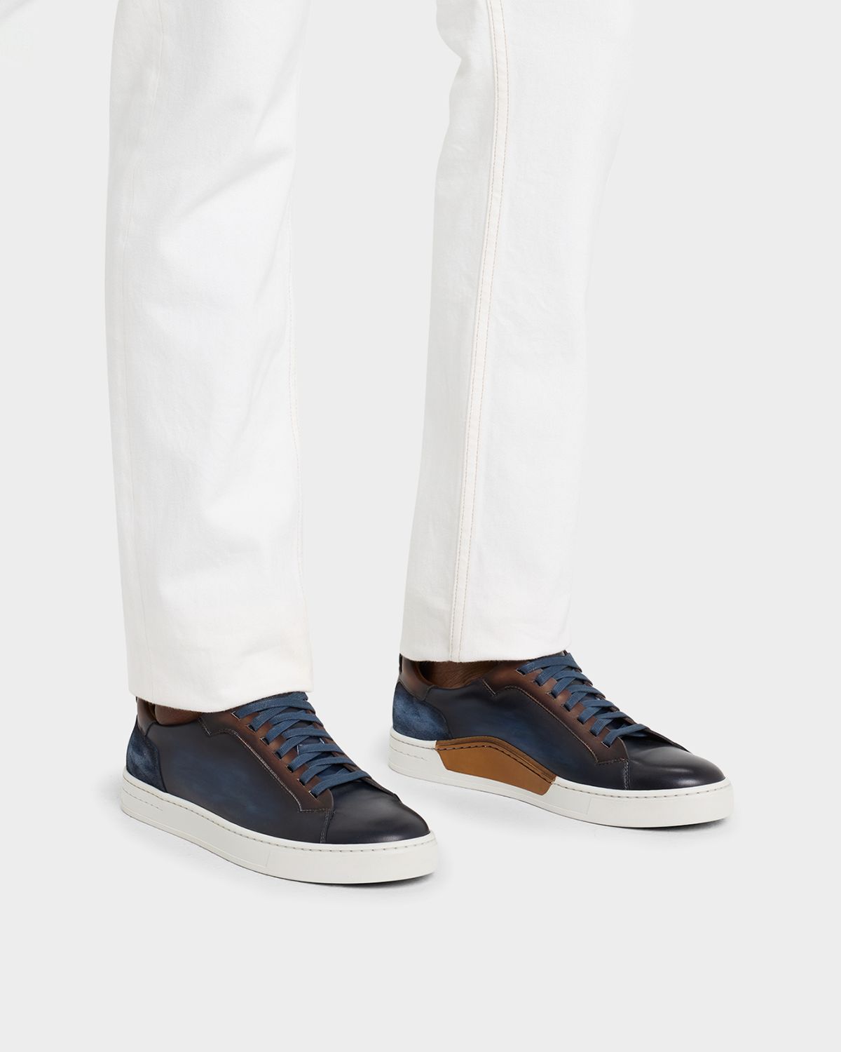 Magnanni Men 's Amadeo Burnished Leather Low-Top Sneakers