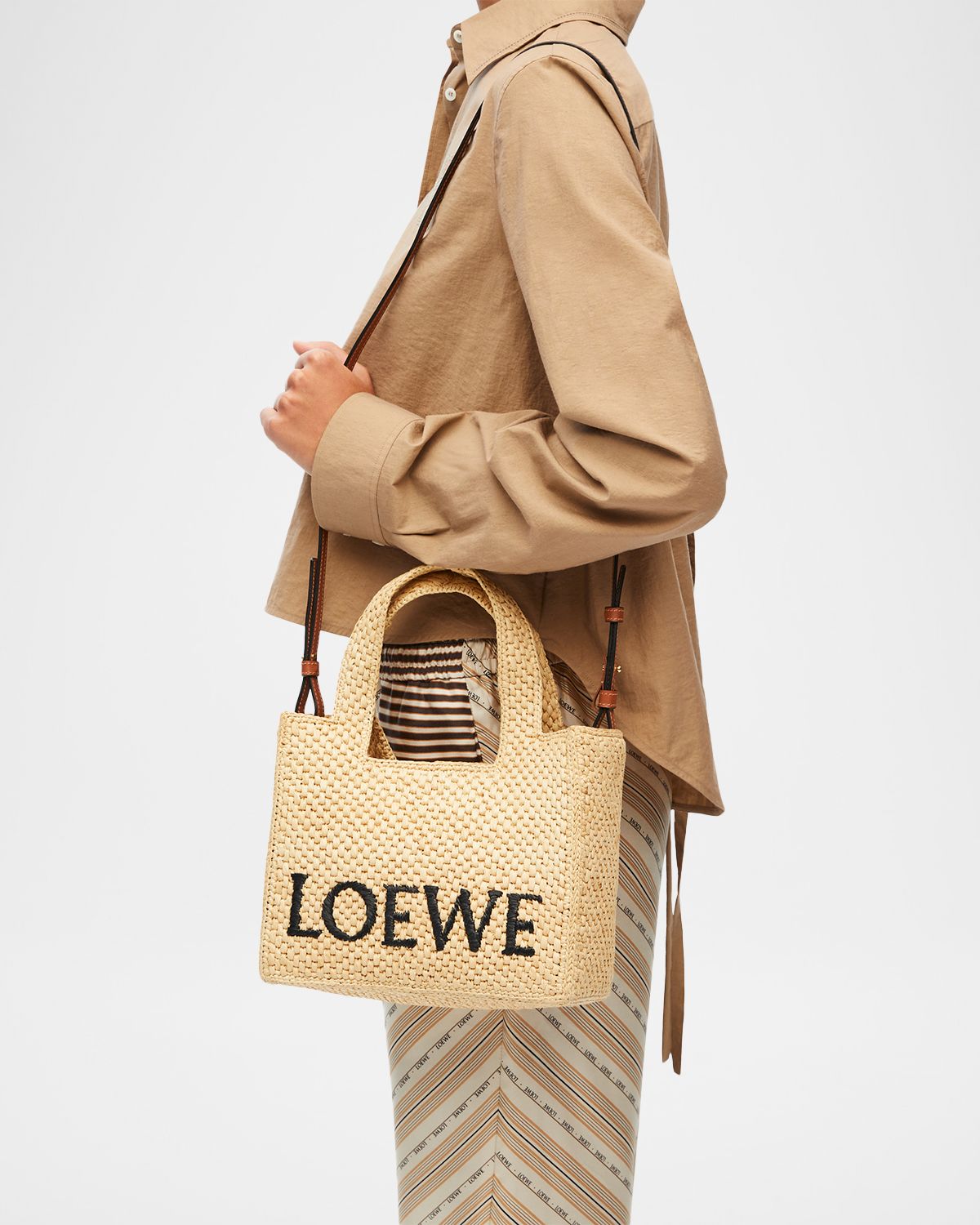 Loewe x Paula 's Ibiza Font Logo Small Tote Bag in Raffia