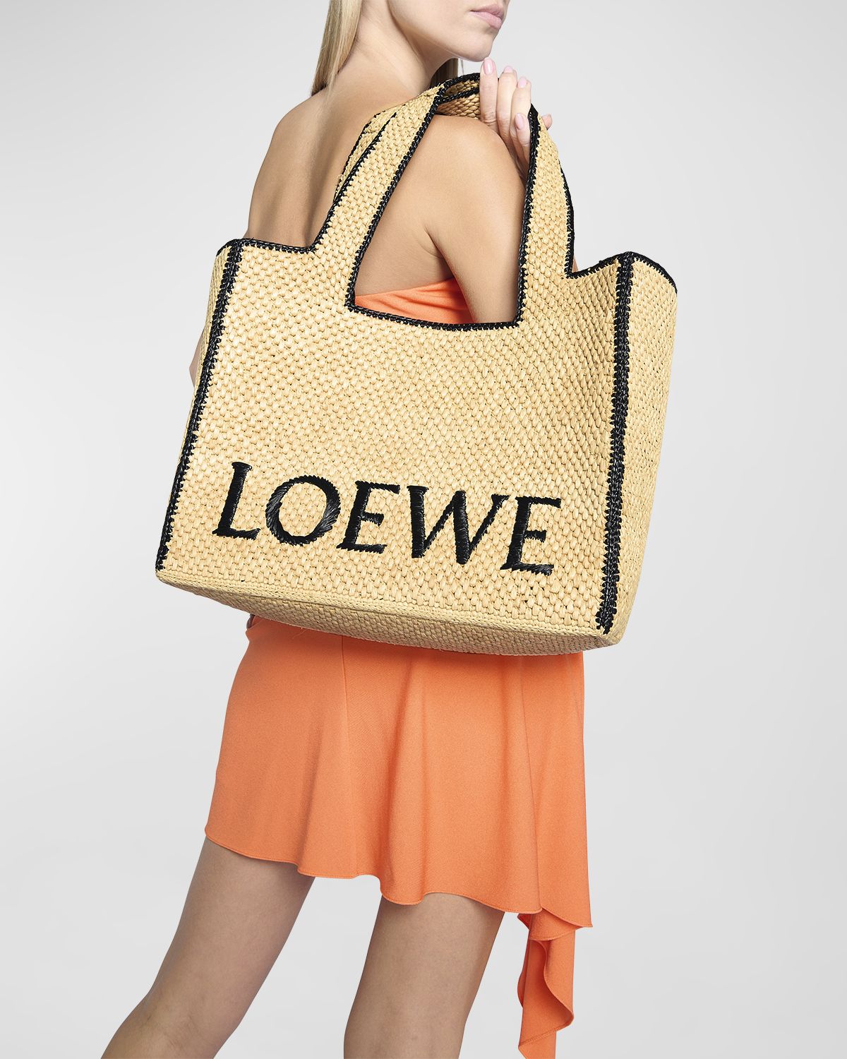 Loewe x Paula 's Ibiza Font Large Tote Bag in Raffia