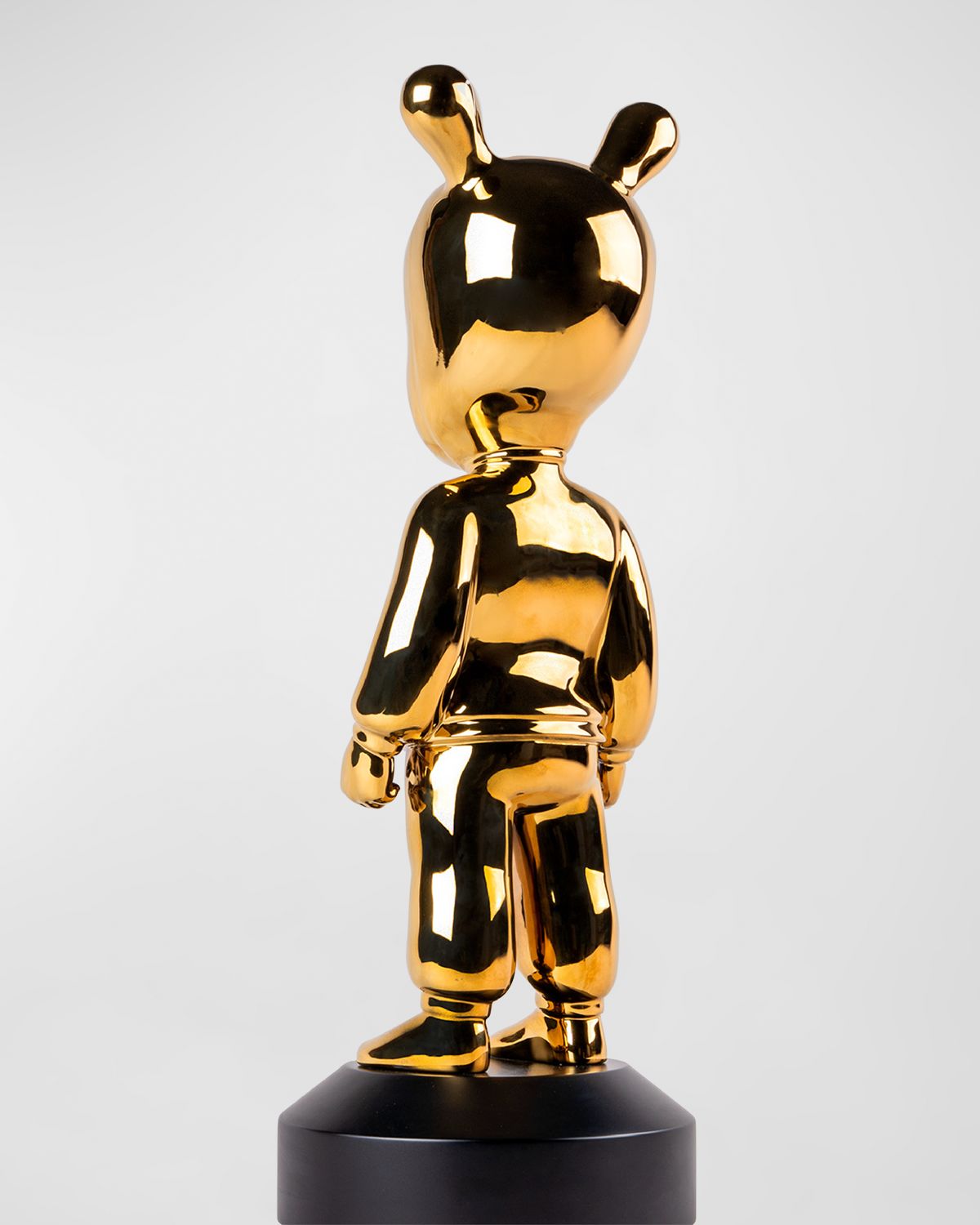 Lladro The Golden Guest