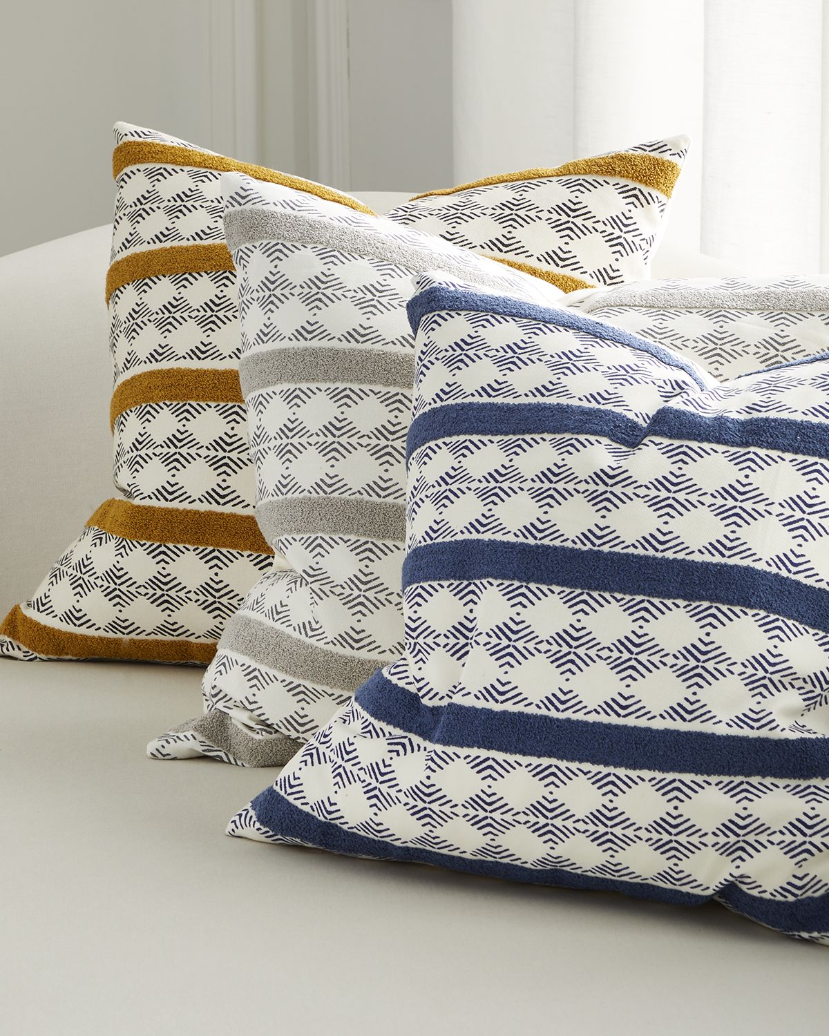 Eastern Accents Salvador Decorative Pillow, 22" | Thumbnail 4