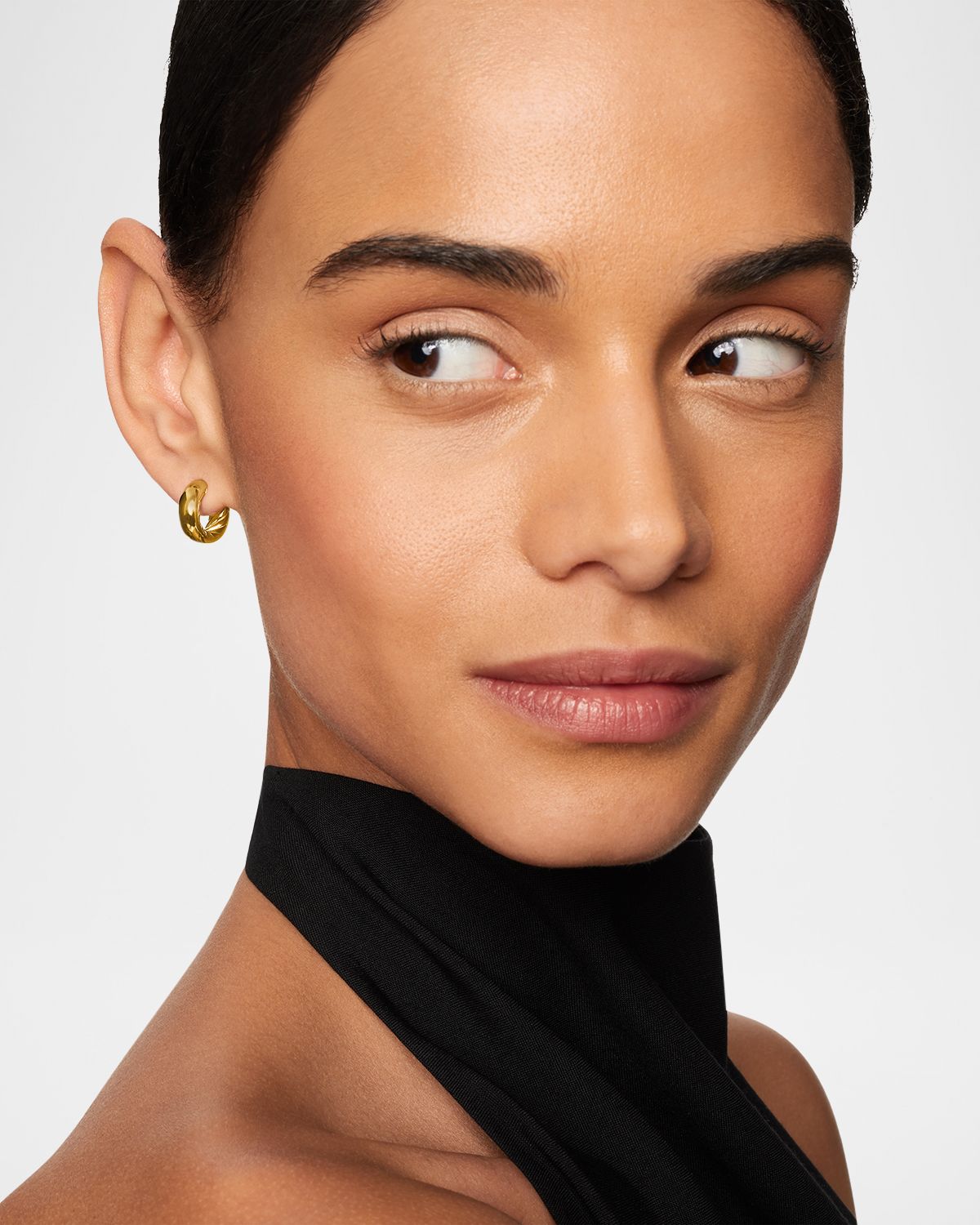 David Yurman Sculpted Cable Huggie Hoop Earrings in 18K Gold, 4.9mm, 0.5"L