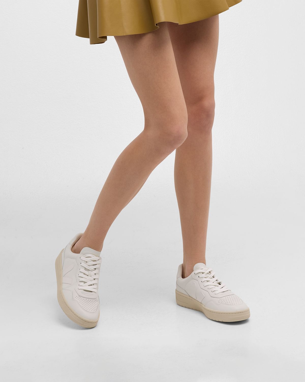 VEJA V-90 Bicolor Low-Top Sneakers
