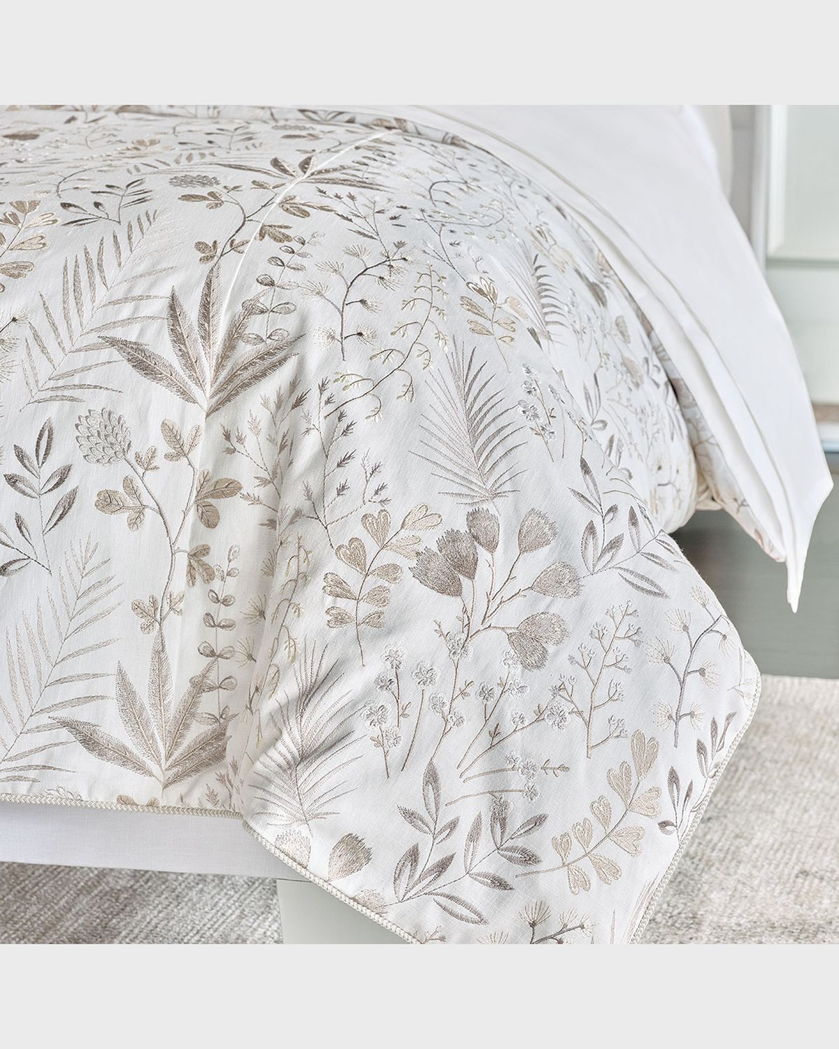 Barclay Butera by Eastern Accents Sussex Embroidered Duvet Cover, QN