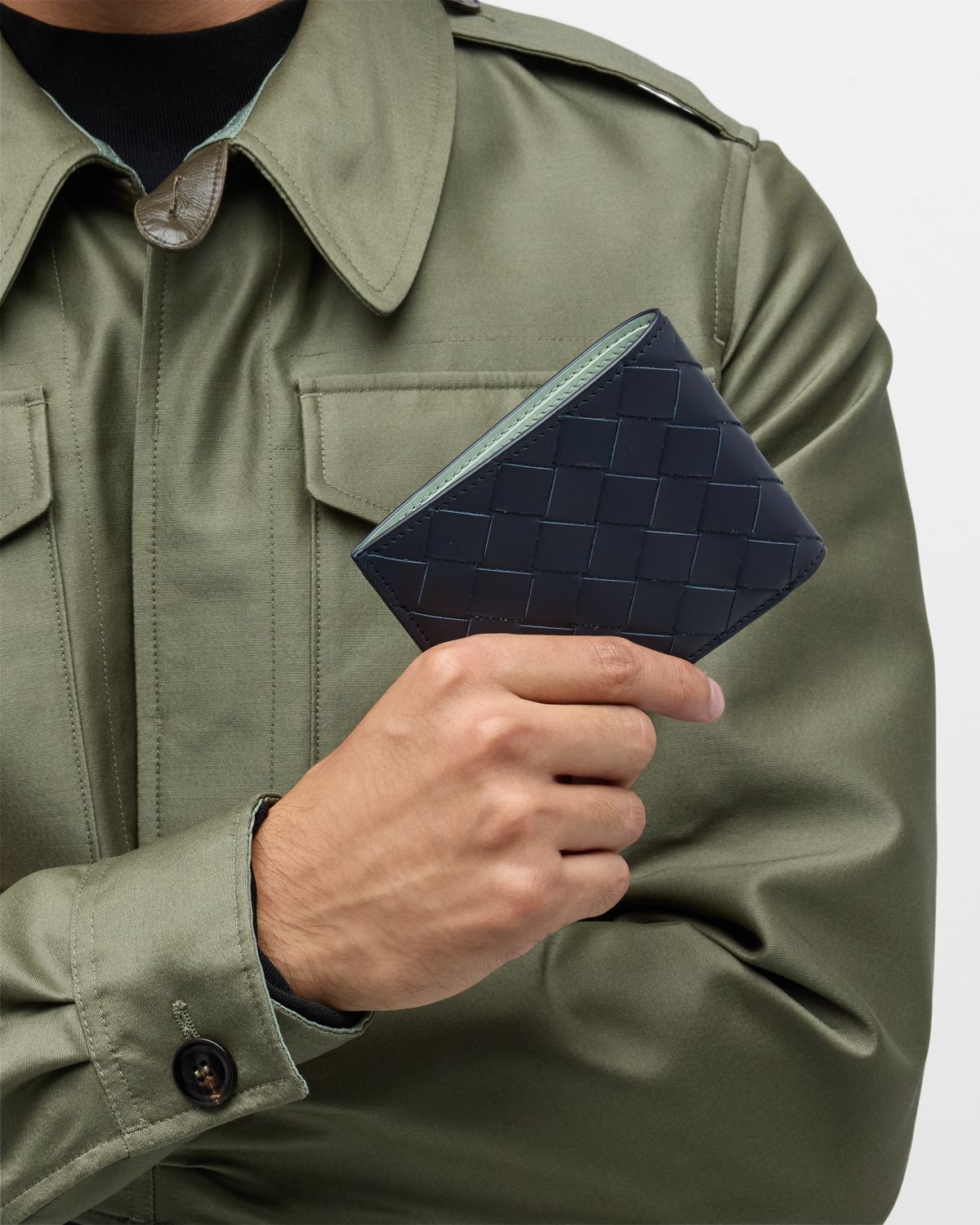 Bottega Veneta Men 's Intrecciato 15 Bicolor Leather Bifold Wallet