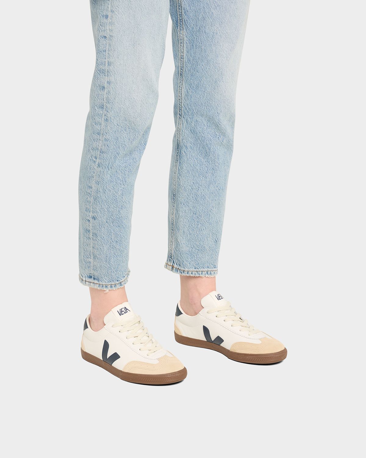 VEJA Volley Bicolor Low-Top Sneakers