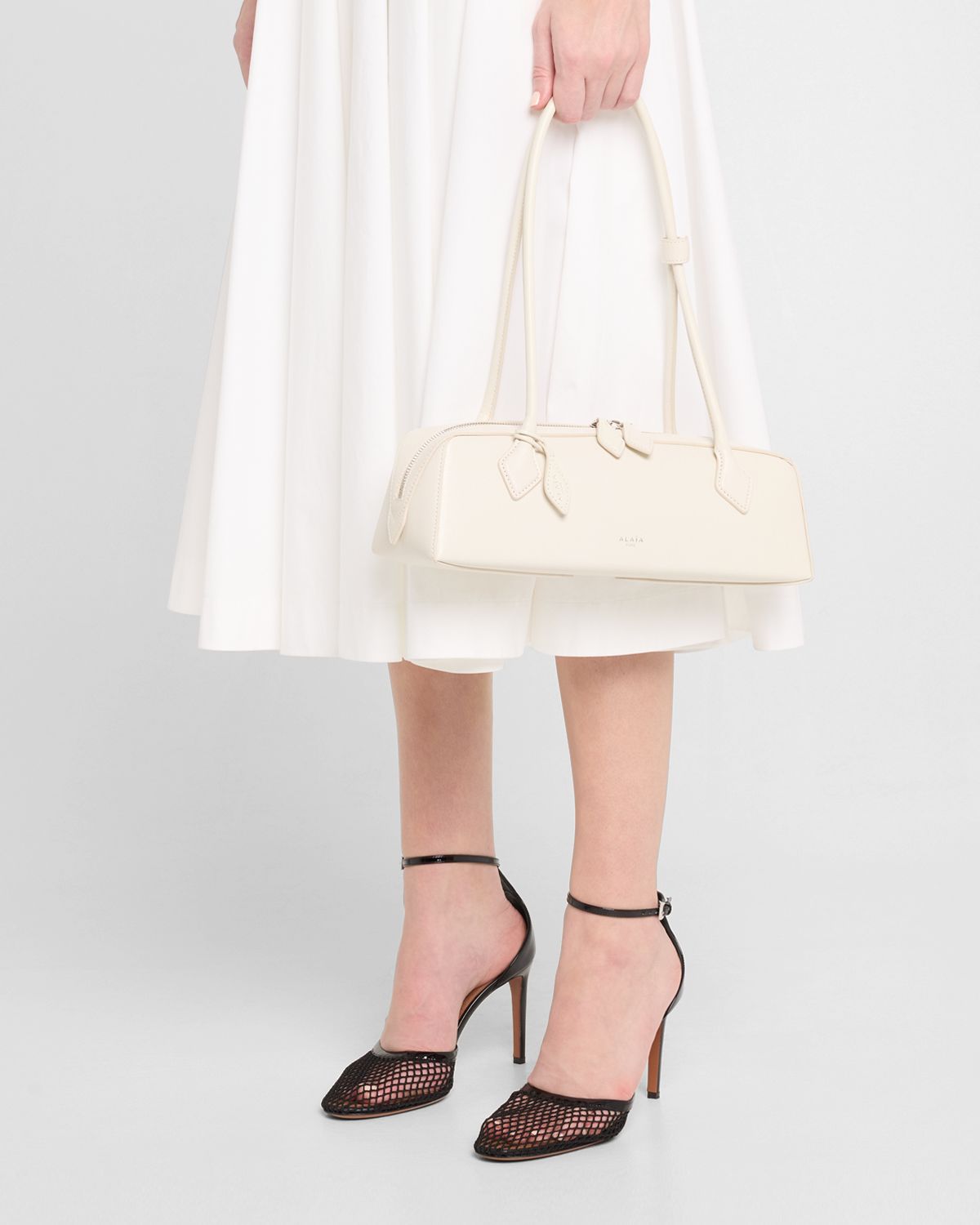 ALAIA Le Teckel Medium Shoulder Bag in Goatskin | Thumbnail 6 ALAIA Le Teckel Medium Shoulder Bag in Goatskin | Thumbnail 6