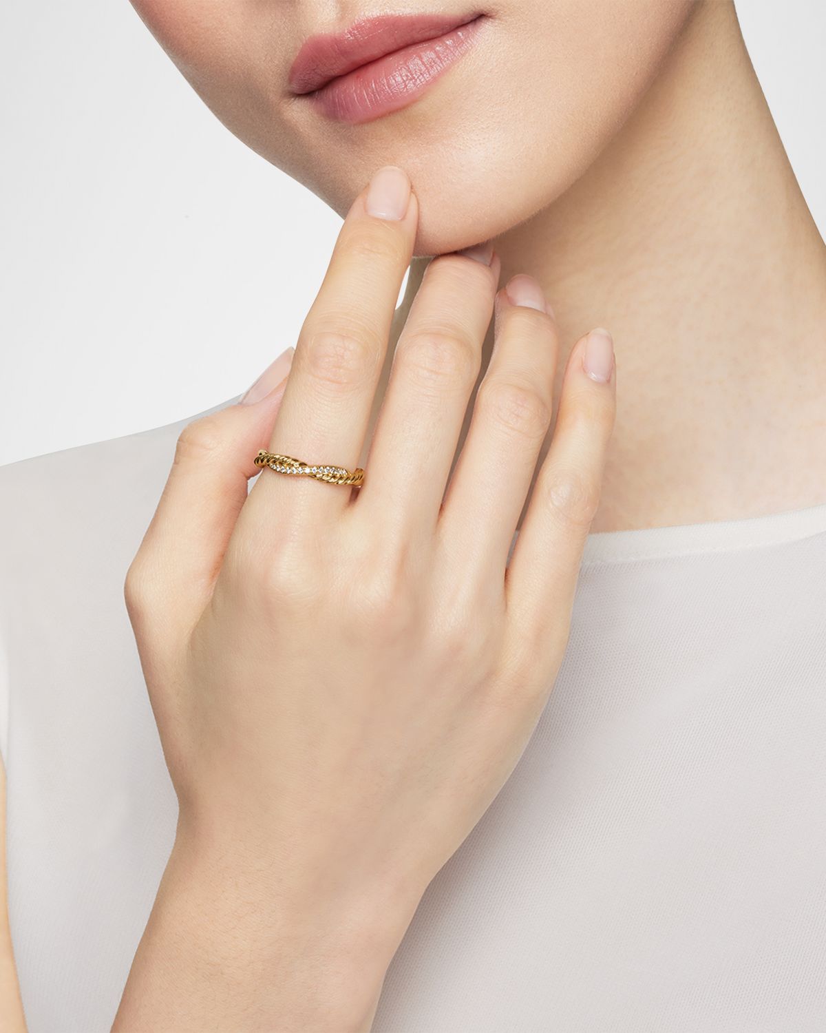 David Yurman Petite Infinity Band Ring with Diamonds in 18K Gold