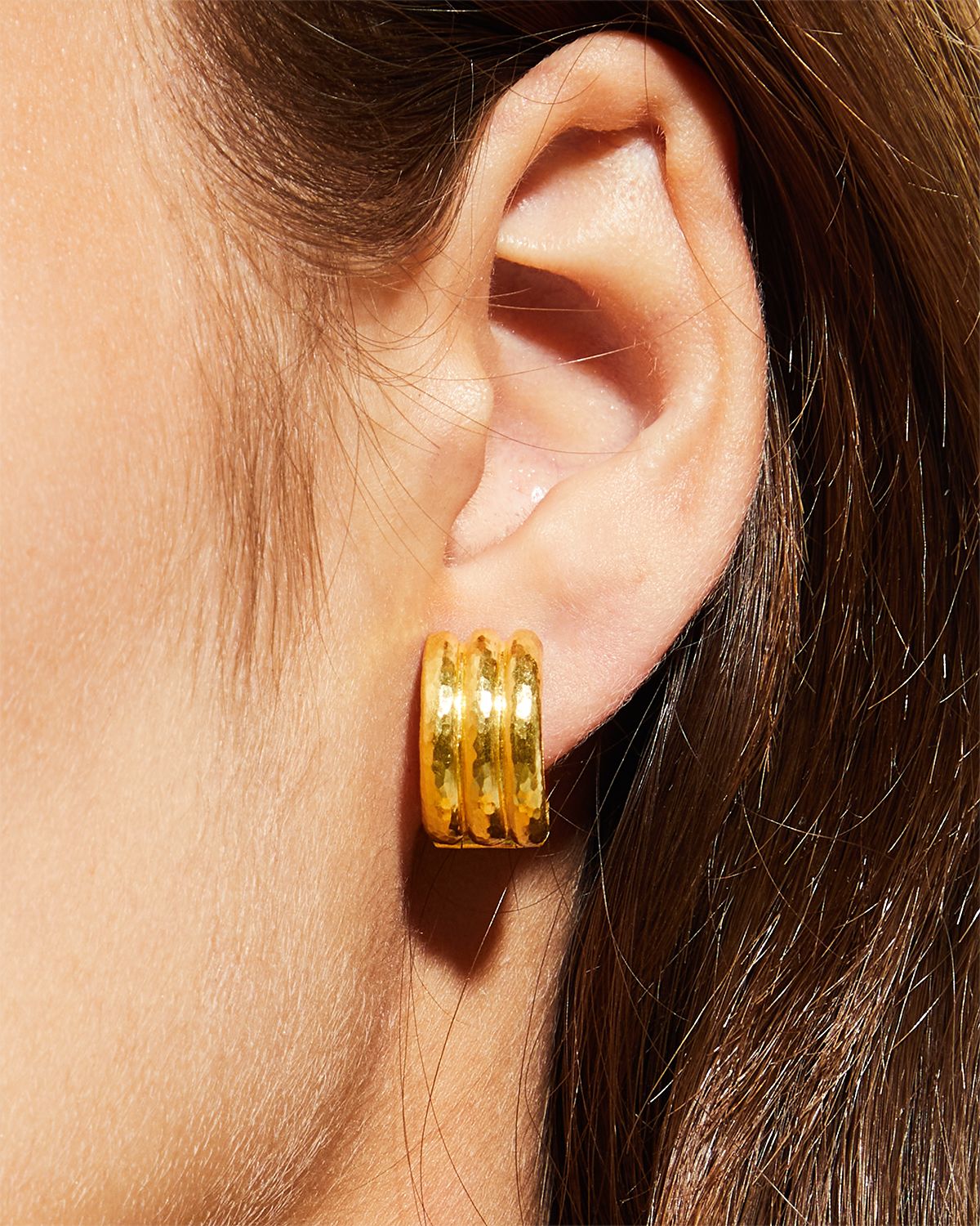 Elizabeth Locke 19K Gold Banded Hoop Earrings
