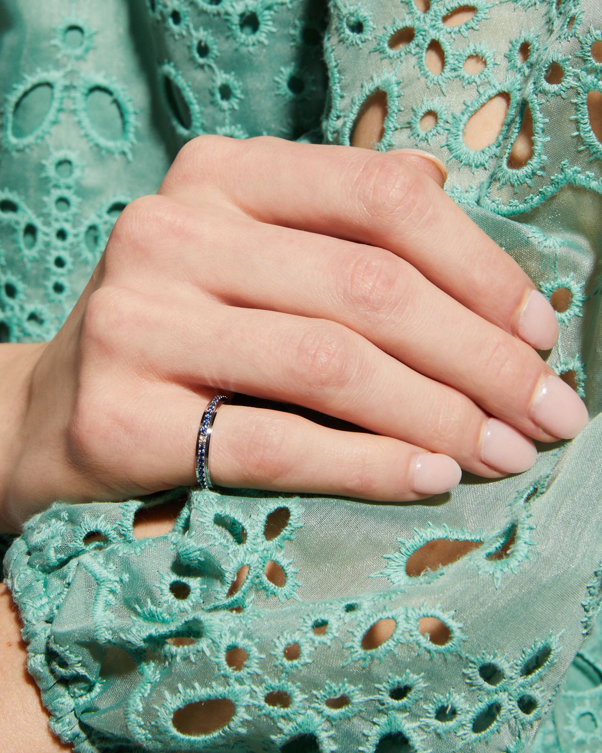 PIAGET Possession 18K White Gold Sapphire Band Ring