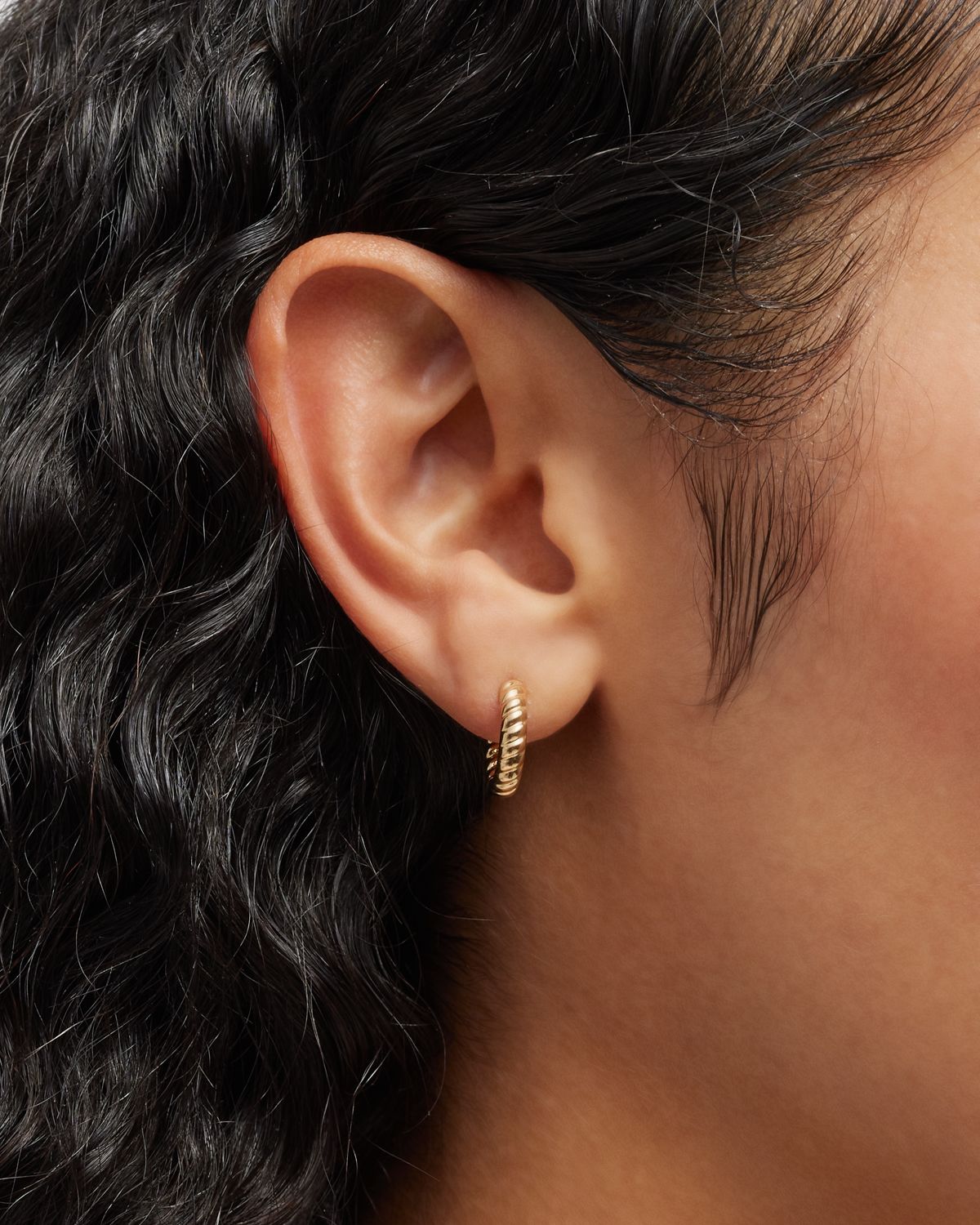 Anita Ko Zoe 18k Gold Huggie Hoop Earrings