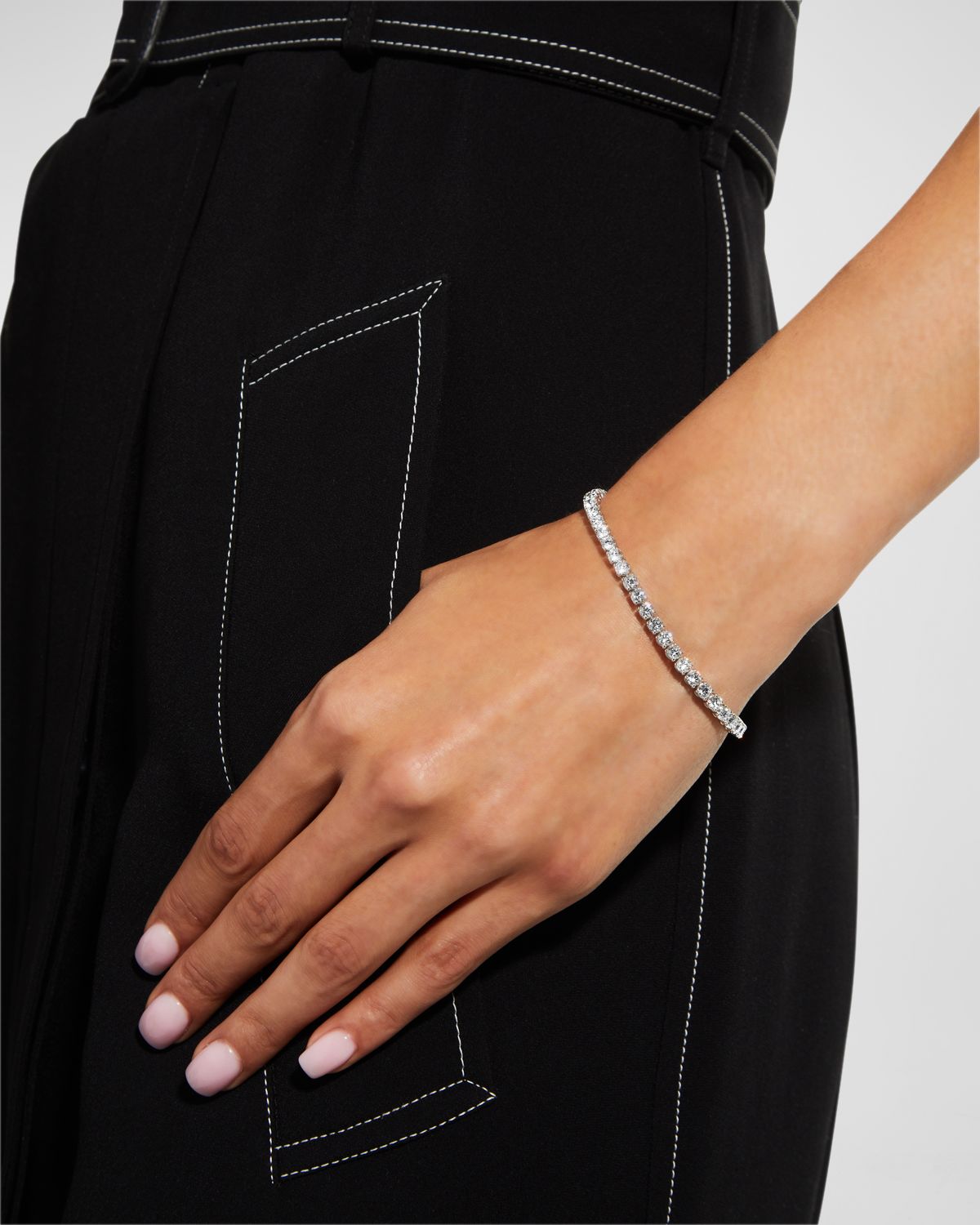 Memoire 18k White Gold Diamond Tennis Bracelet, 7.19tcw