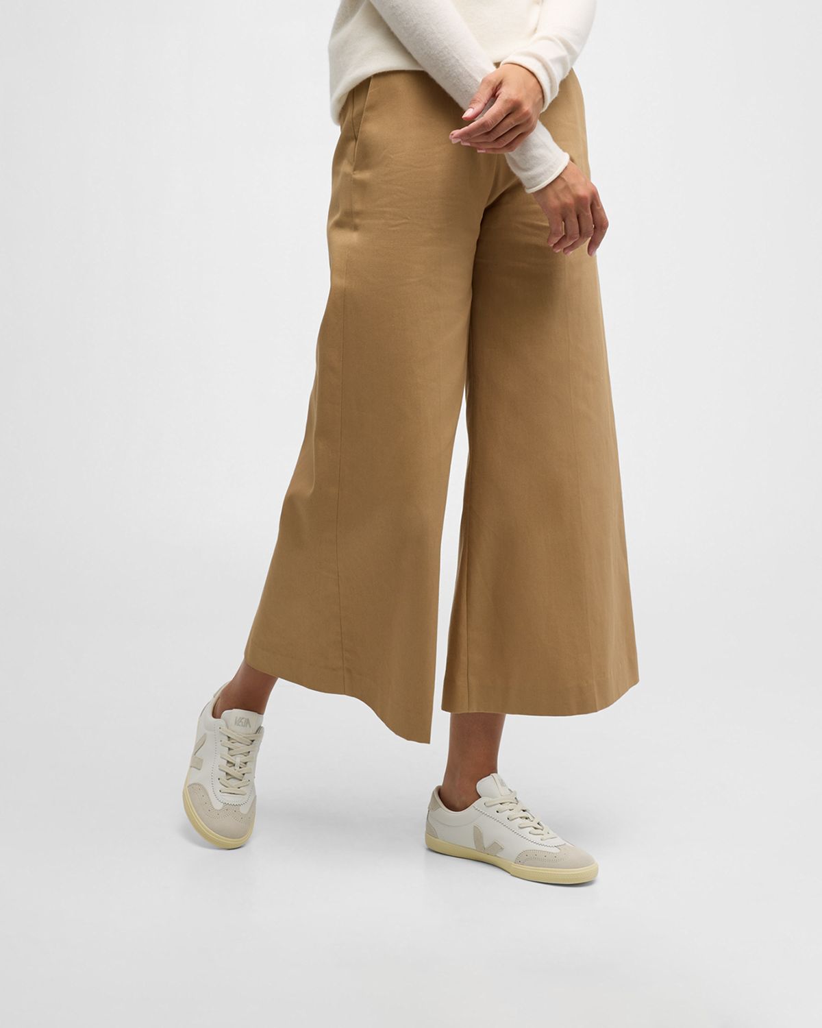 VEJA Volley Bicolor Low-Top Sneakers